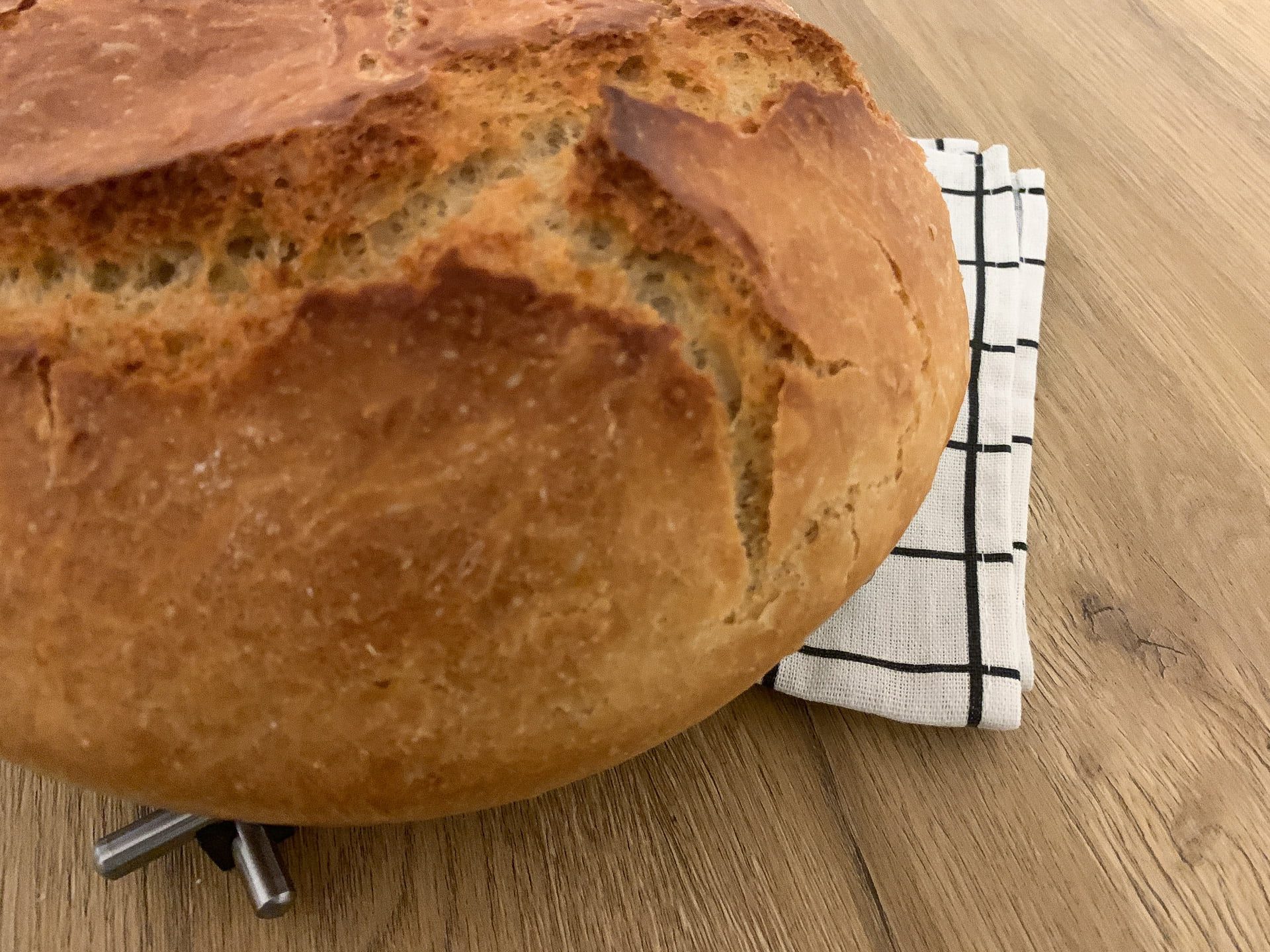 Chleb bezglutenowy z naczynia żaroodpornego