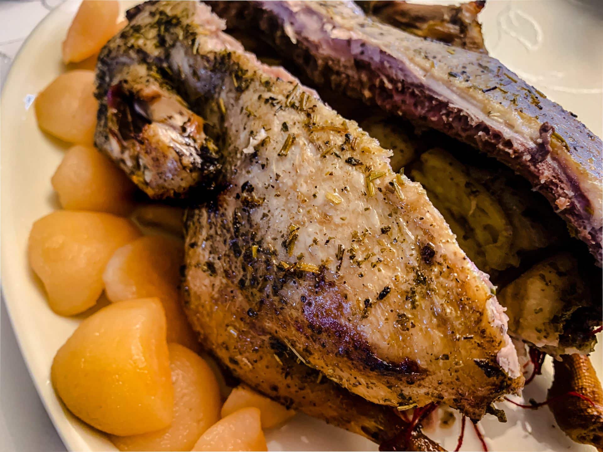 Kaczka pieczona w rozmarynie z jabłkami 2 Kaczka pieczona w rozmarynie z jabłkami