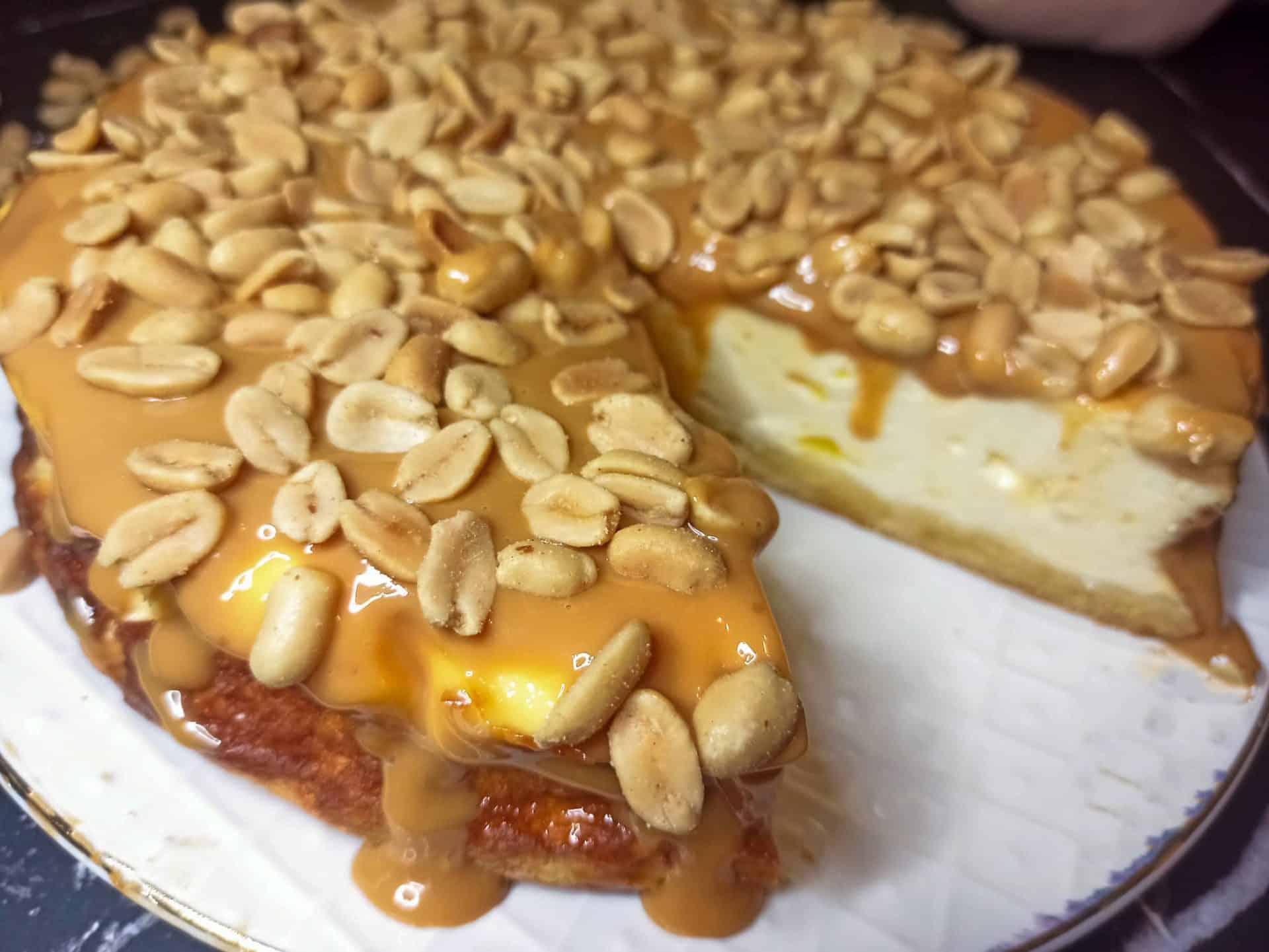 Sernik słony karmel