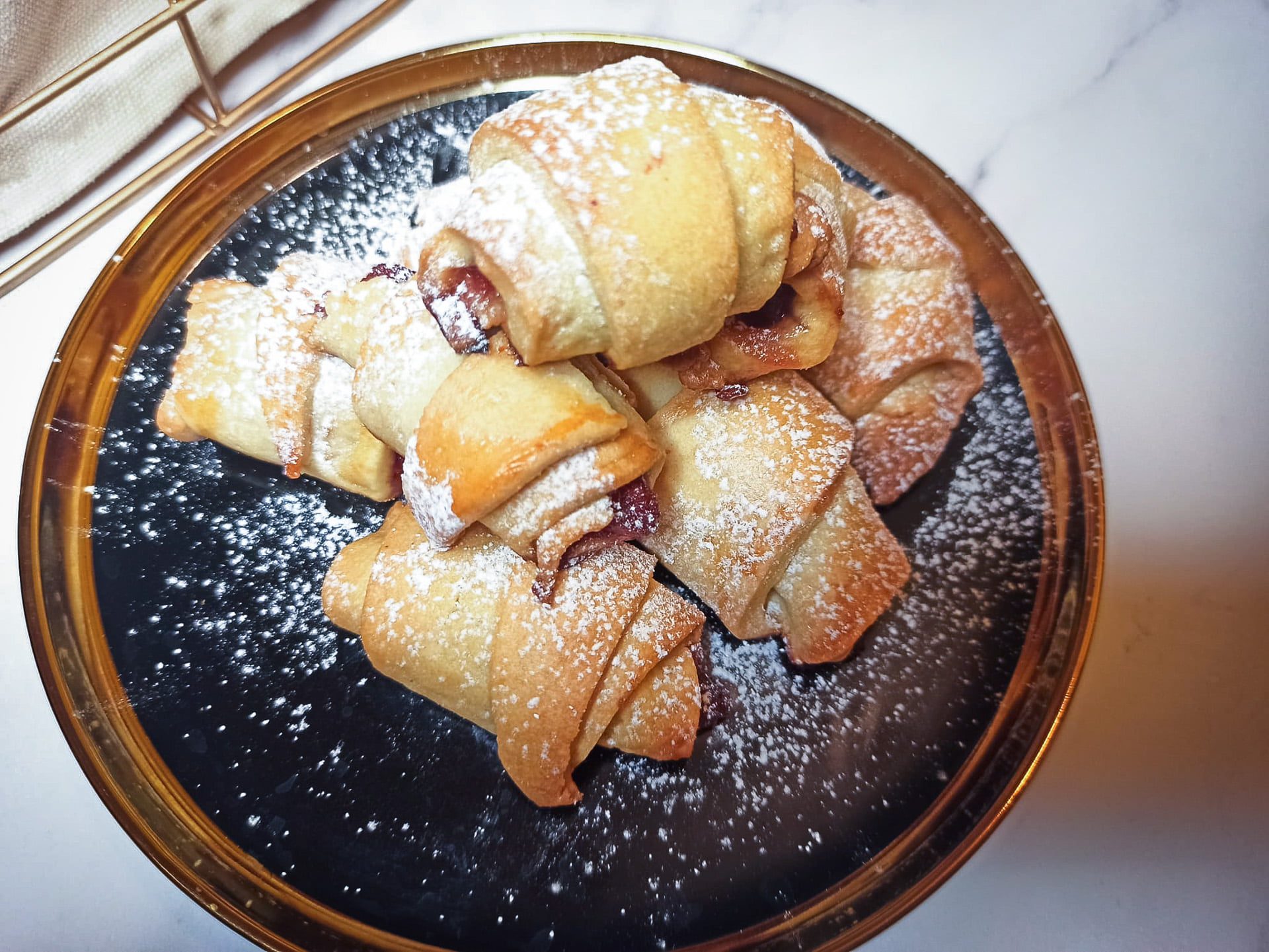 Kruche rogaliki z marmoladą