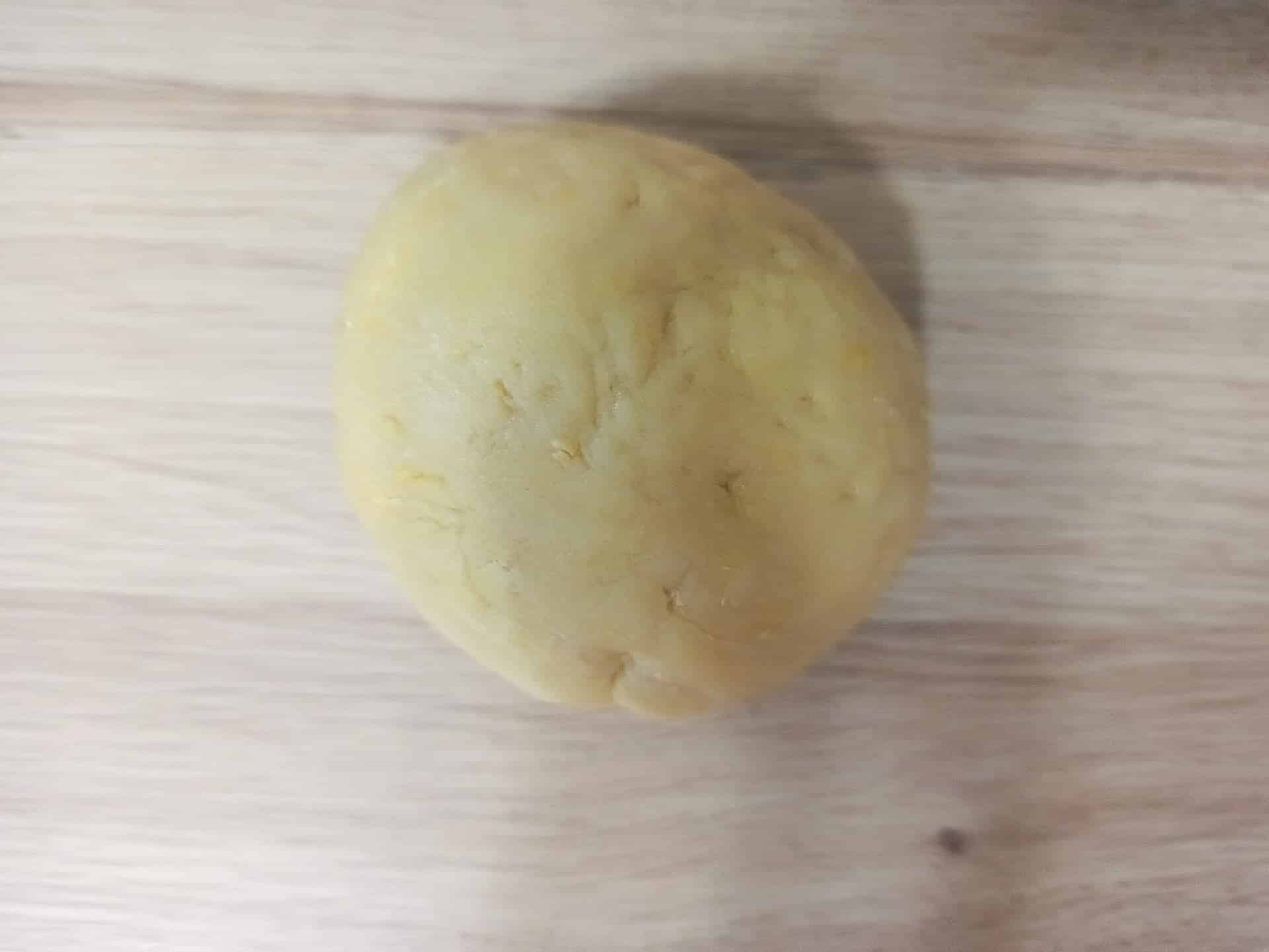 Sernik słony karmel