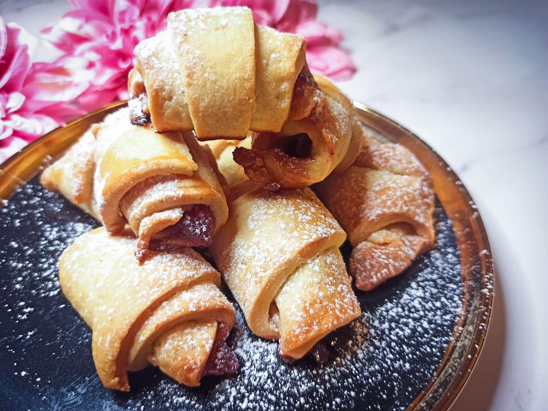 Kruche rogaliki z marmoladą