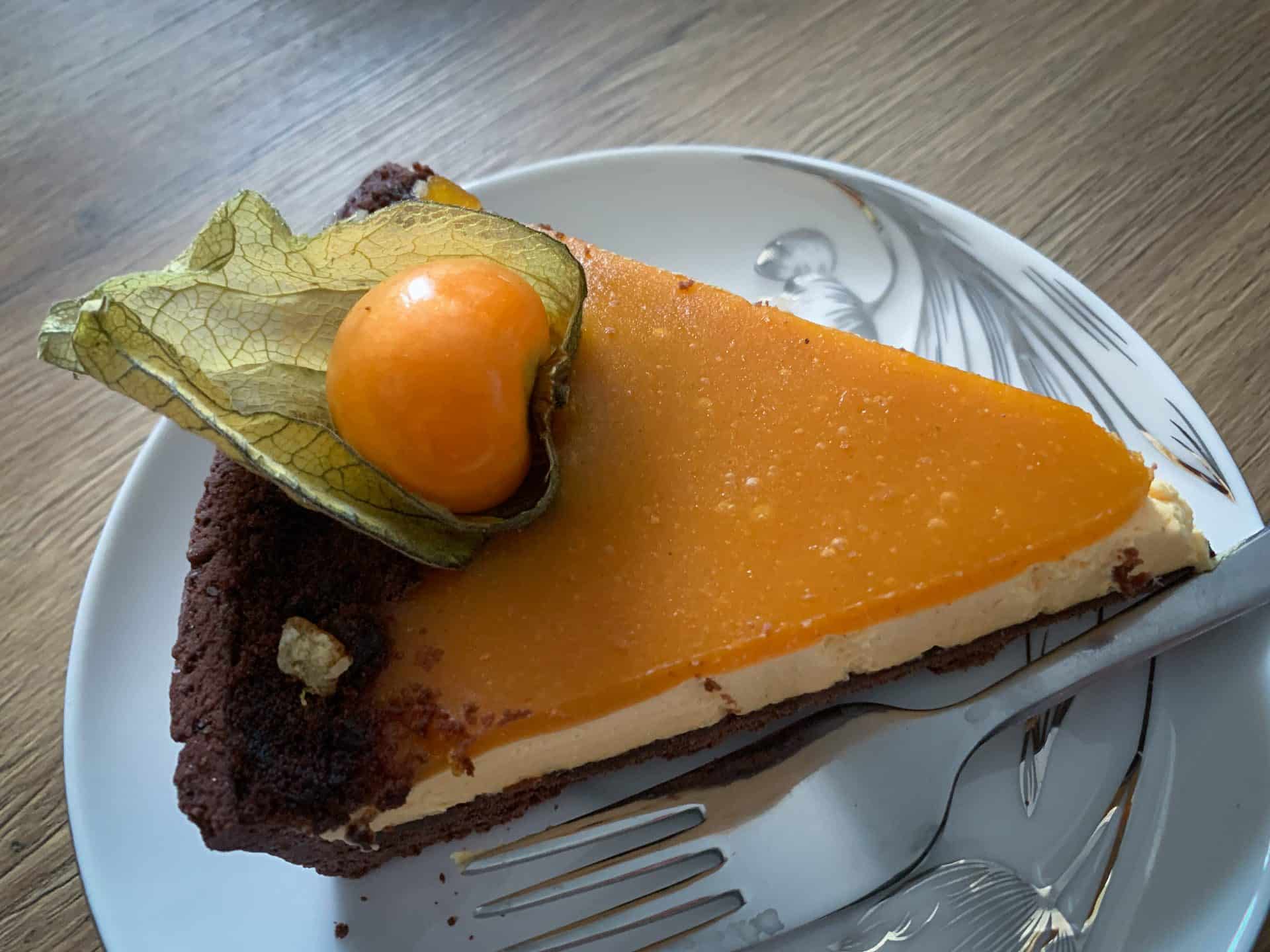 Tarta czekoladowa z kremem pomarańczowym