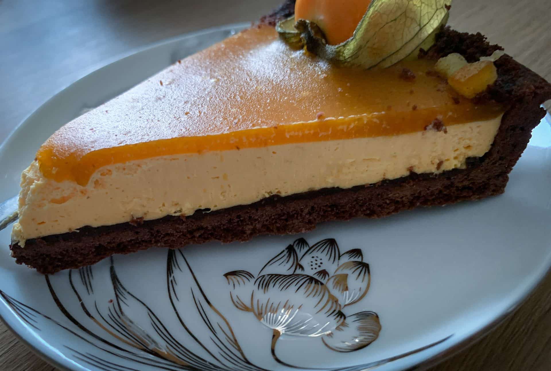 Tarta czekoladowa z kremem pomarańczowym