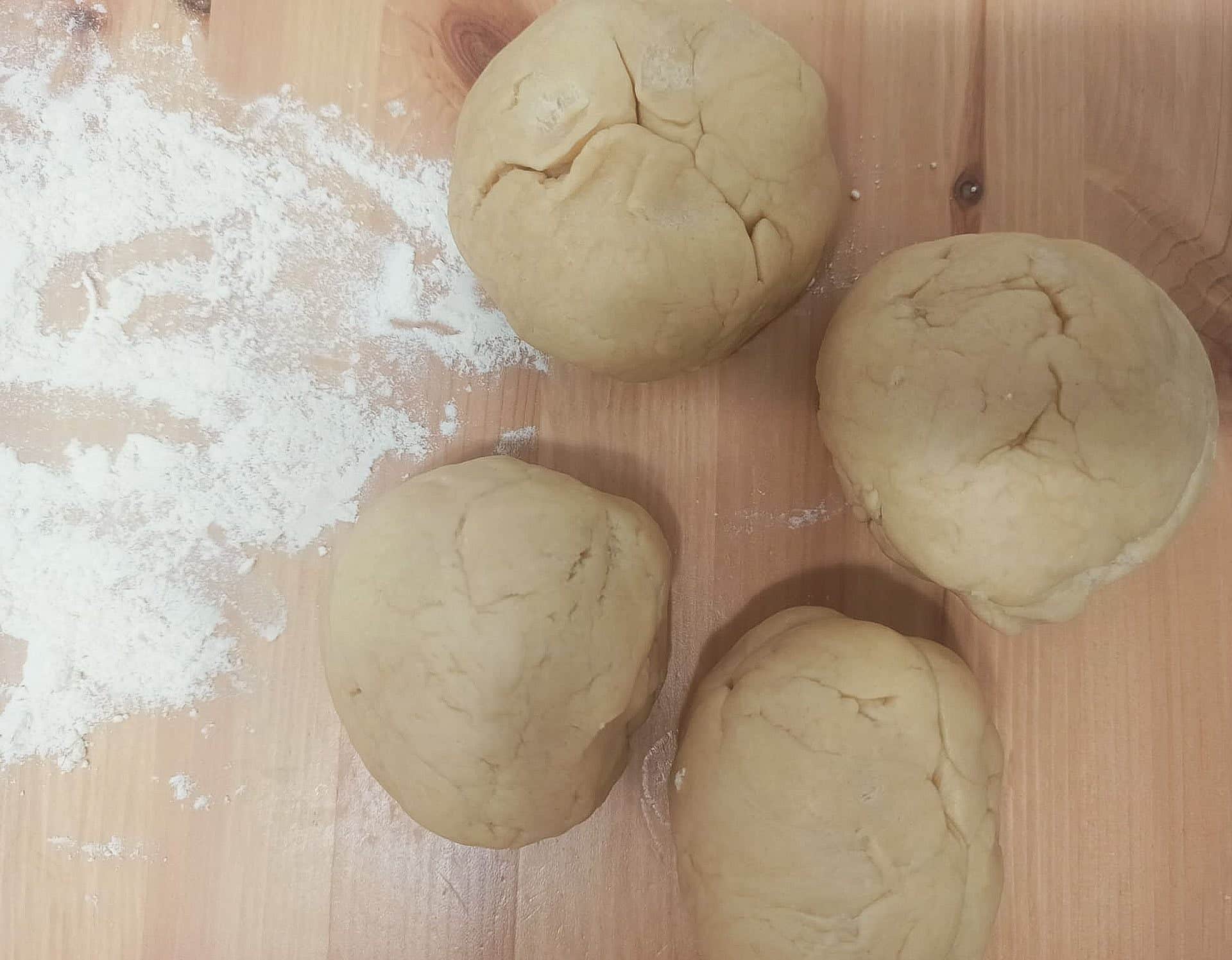 Rogaliki krucho drożdżowe przepis