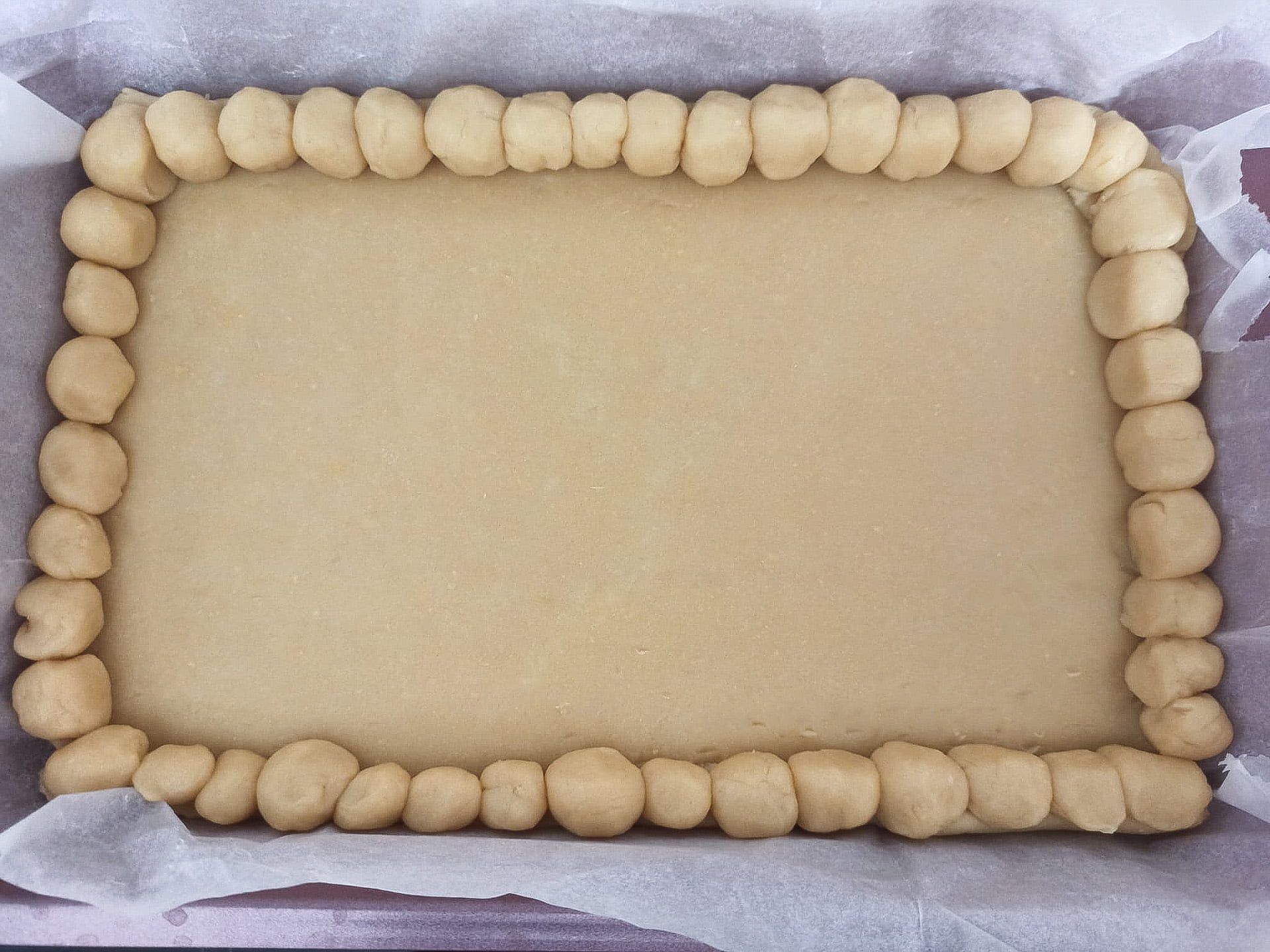 Mazurek z powidłami i kajmakiem