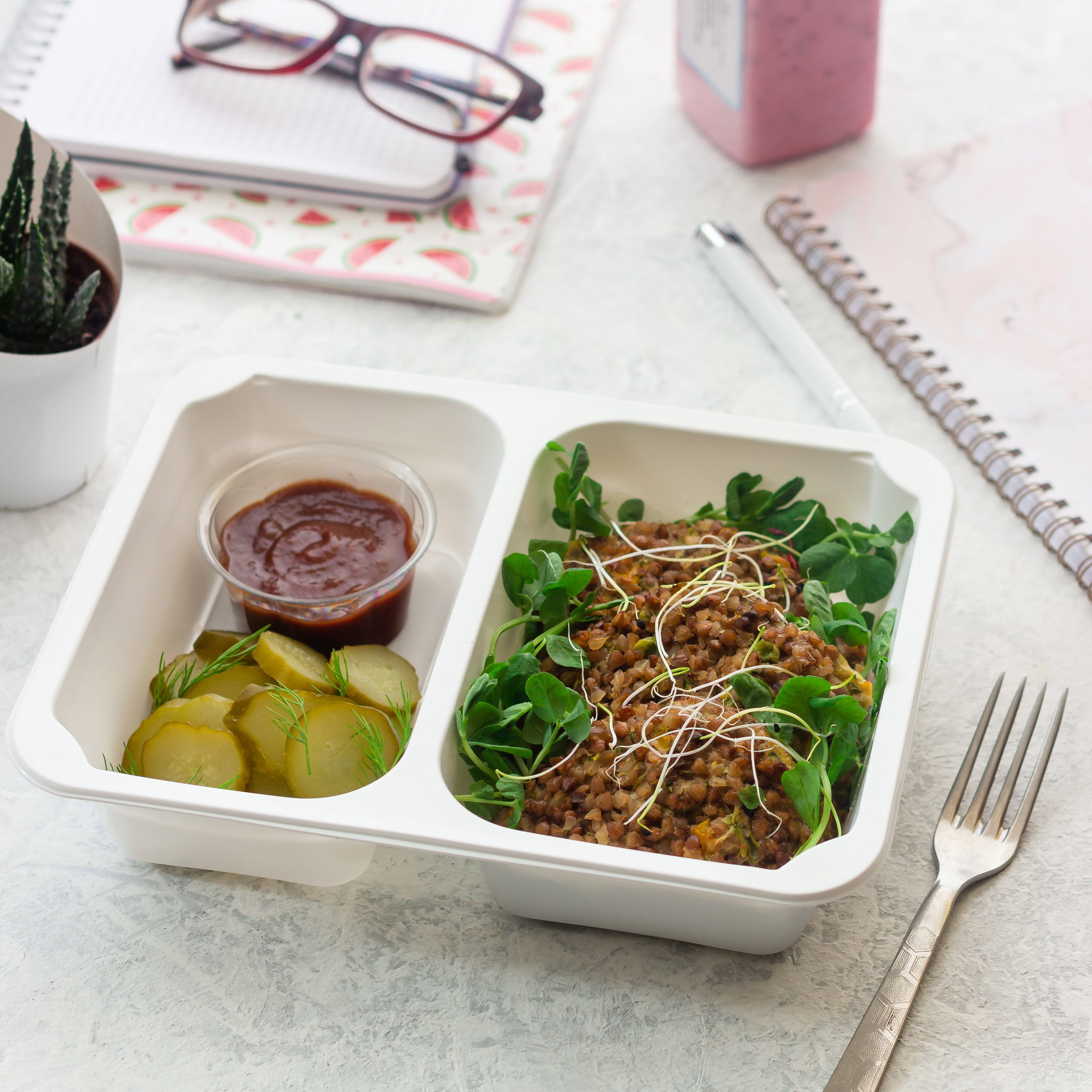 Porównanie ofert cateringów dietetycznych w Gliwicach - co warto wybrać? 1 Porównanie ofert cateringów dietetycznych w Gliwicach - co warto wybrać?