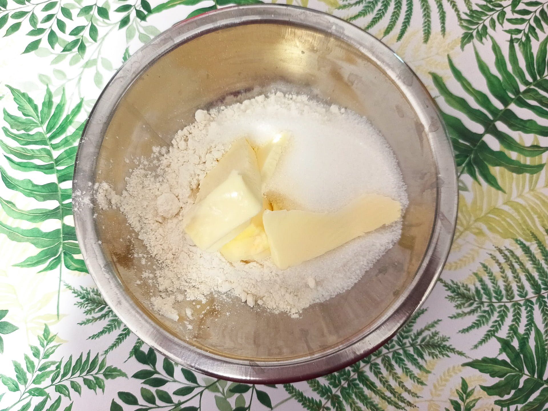 Strucla z rabarbarem