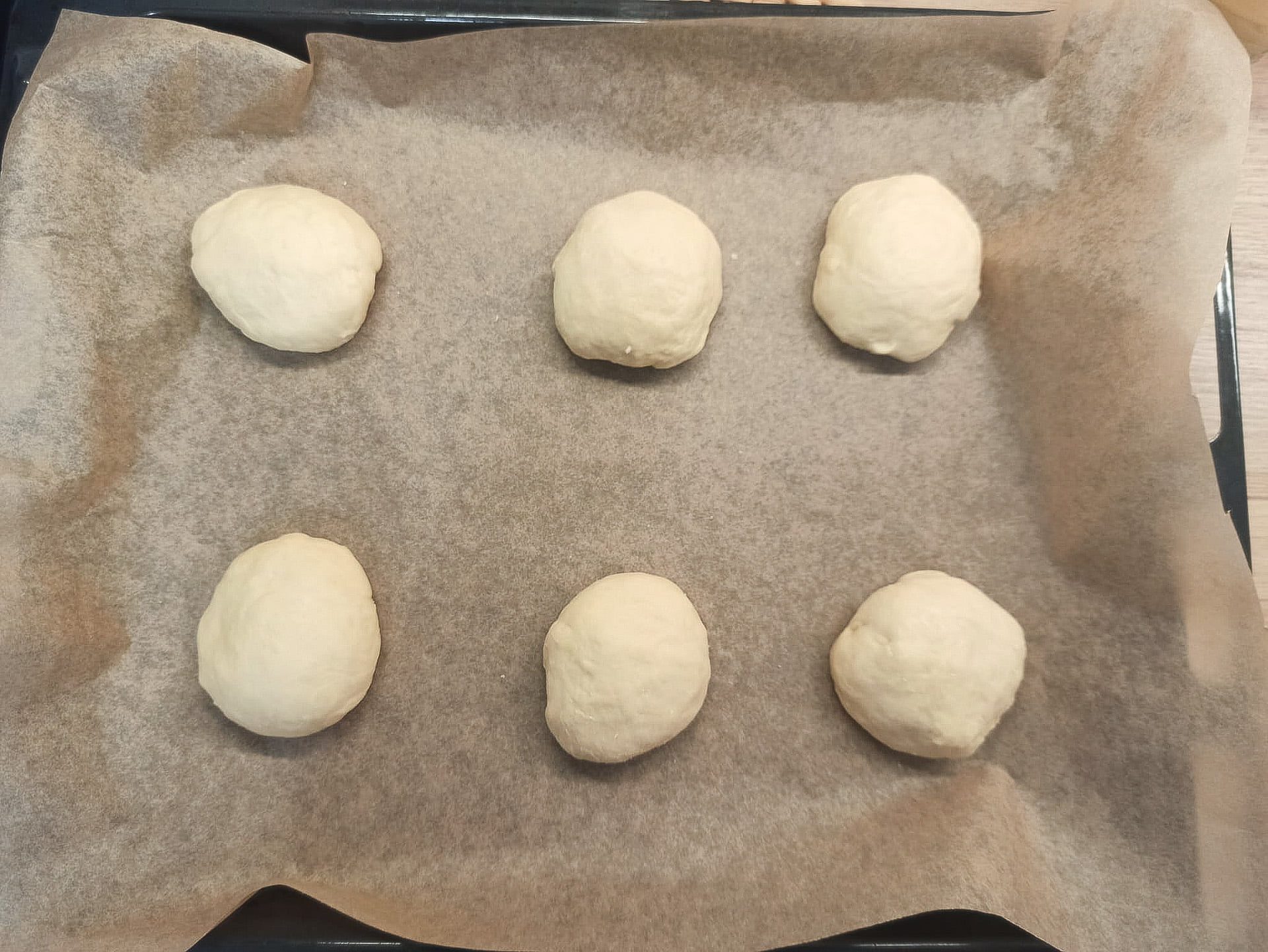 Drożdżówki z rabarbarem