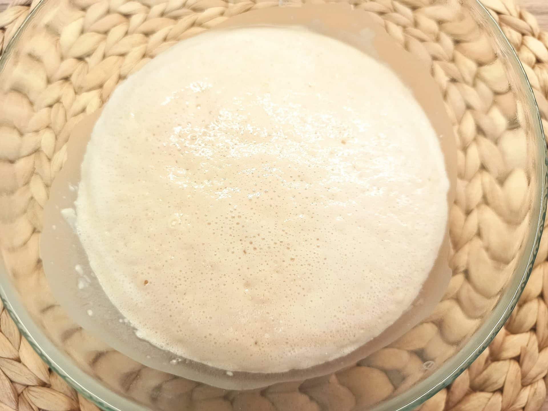 Drożdżówki z rabarbarem