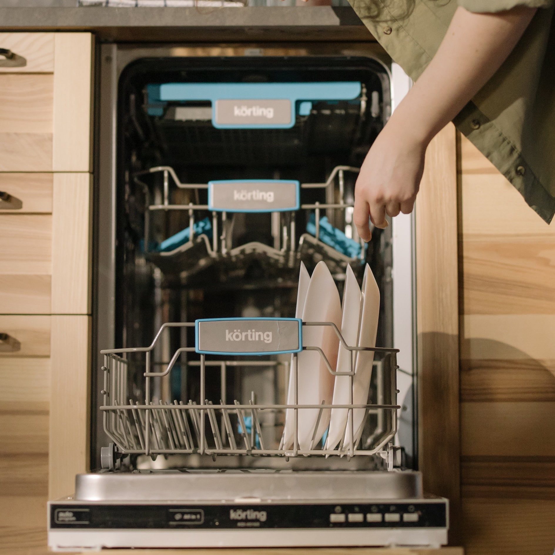 Jak wybrać zmywarkę do mycia naczyń