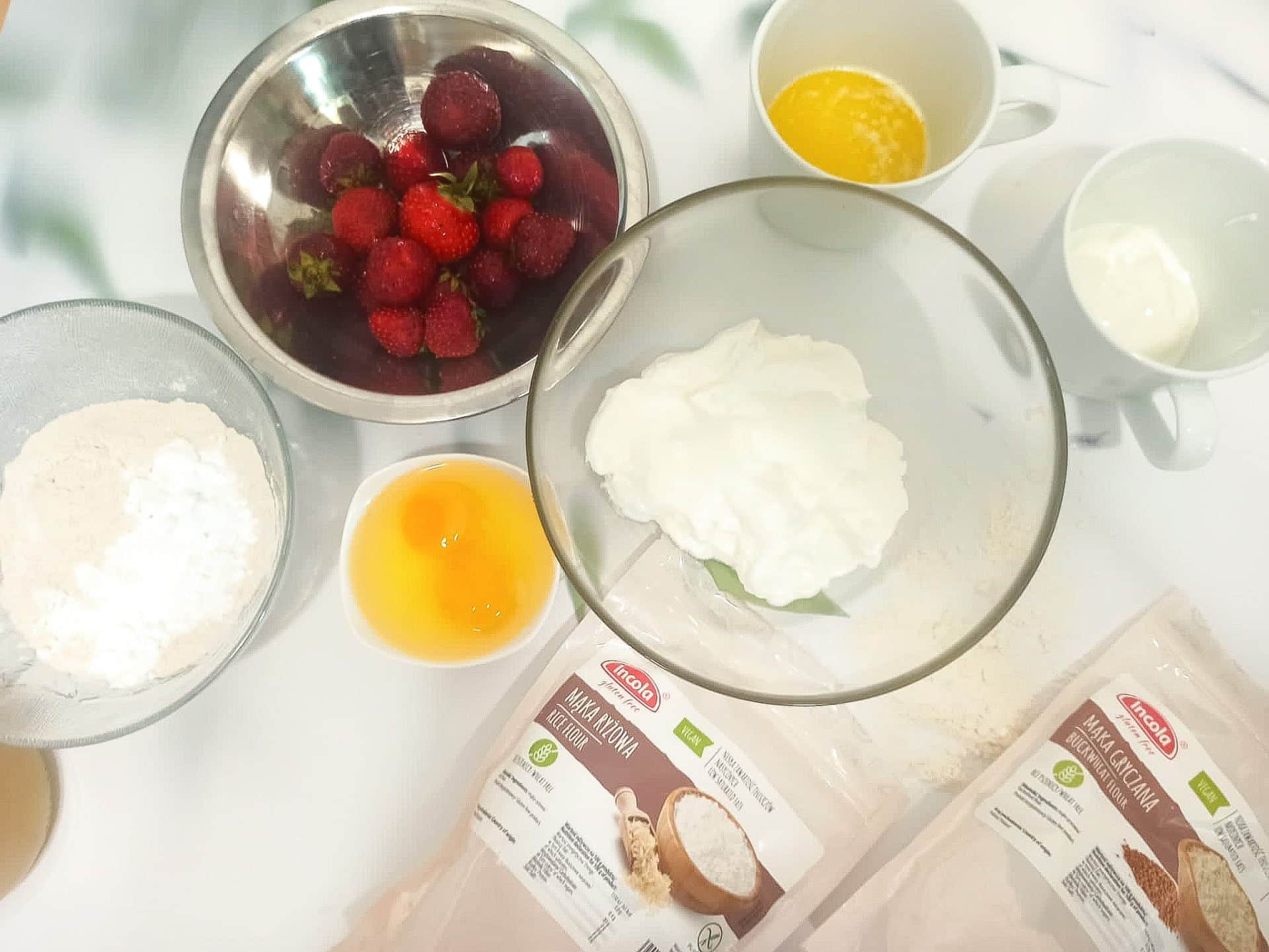 Bezglutenowe placuszki z truskawkami