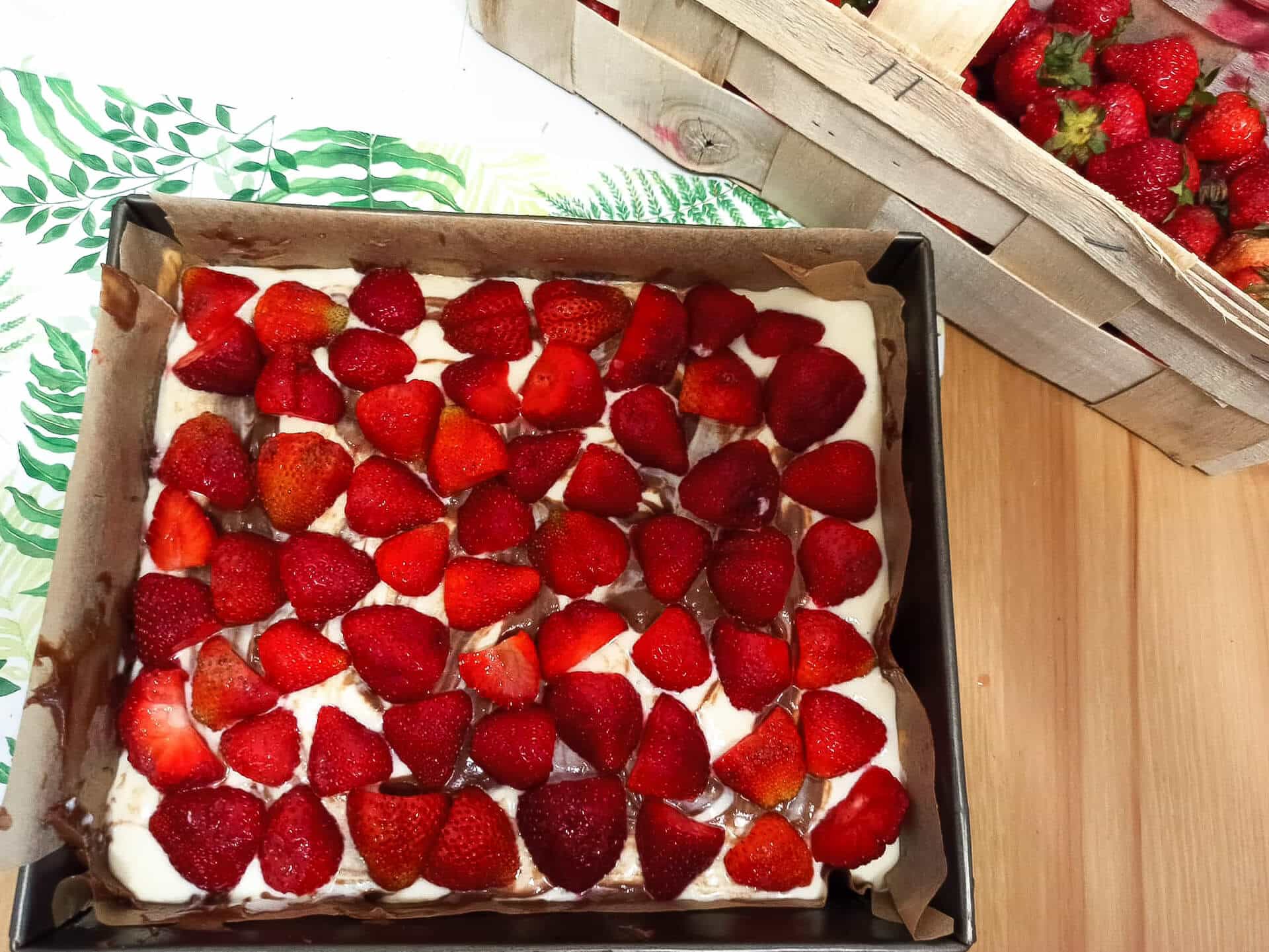 Sernikobrownie z truskawkami