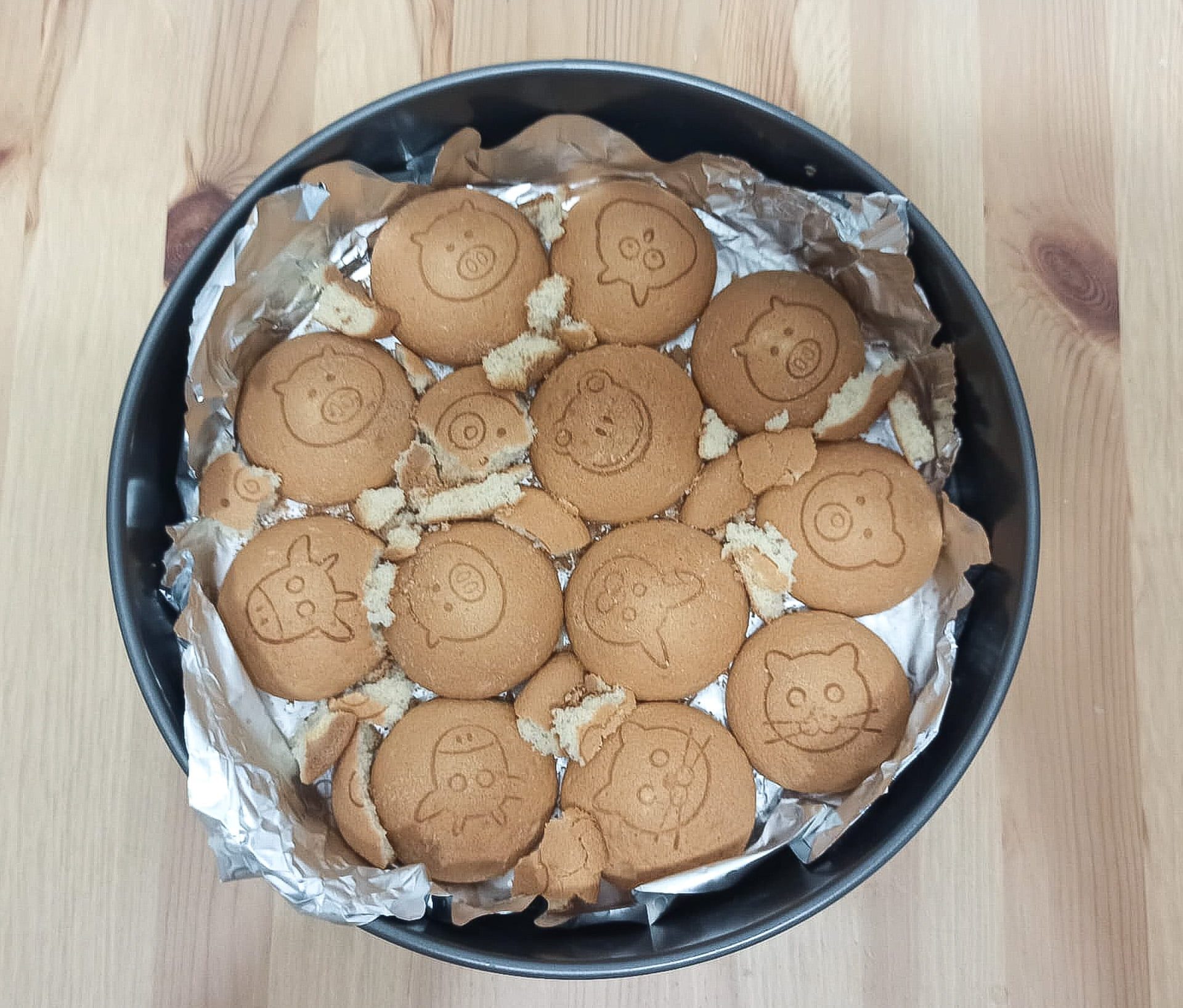 Sernik na zimno z truskawkami