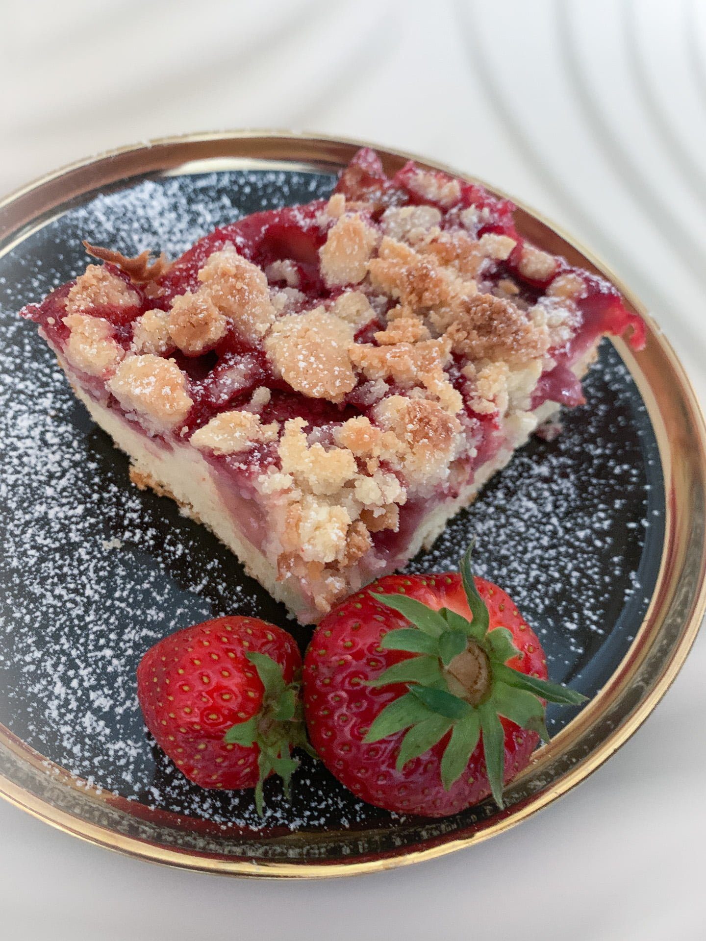 Ciasto ucierane z truskawkami