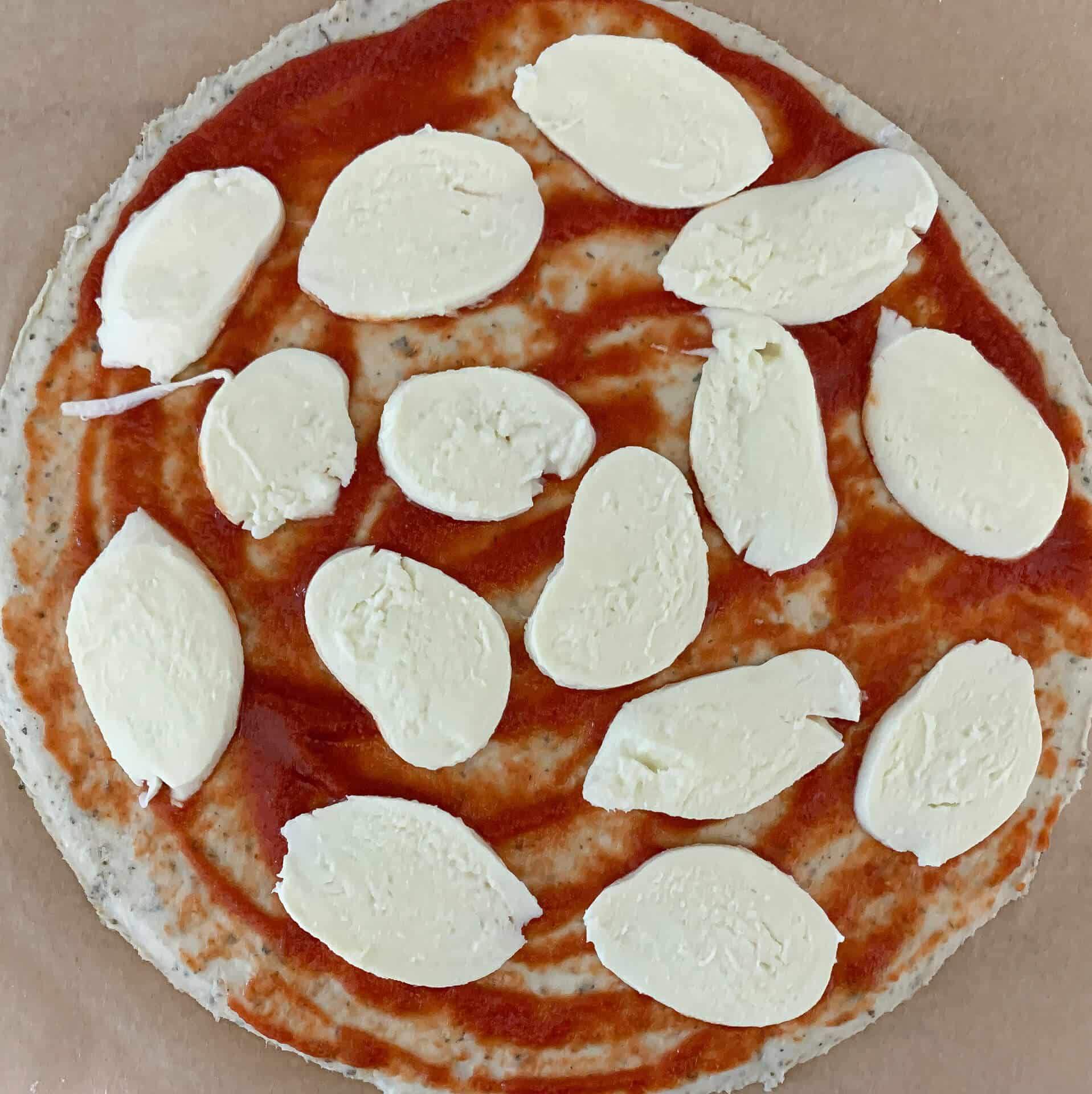 Pizza z płatków owsianych - Pizza prosciutto crudo e rucola