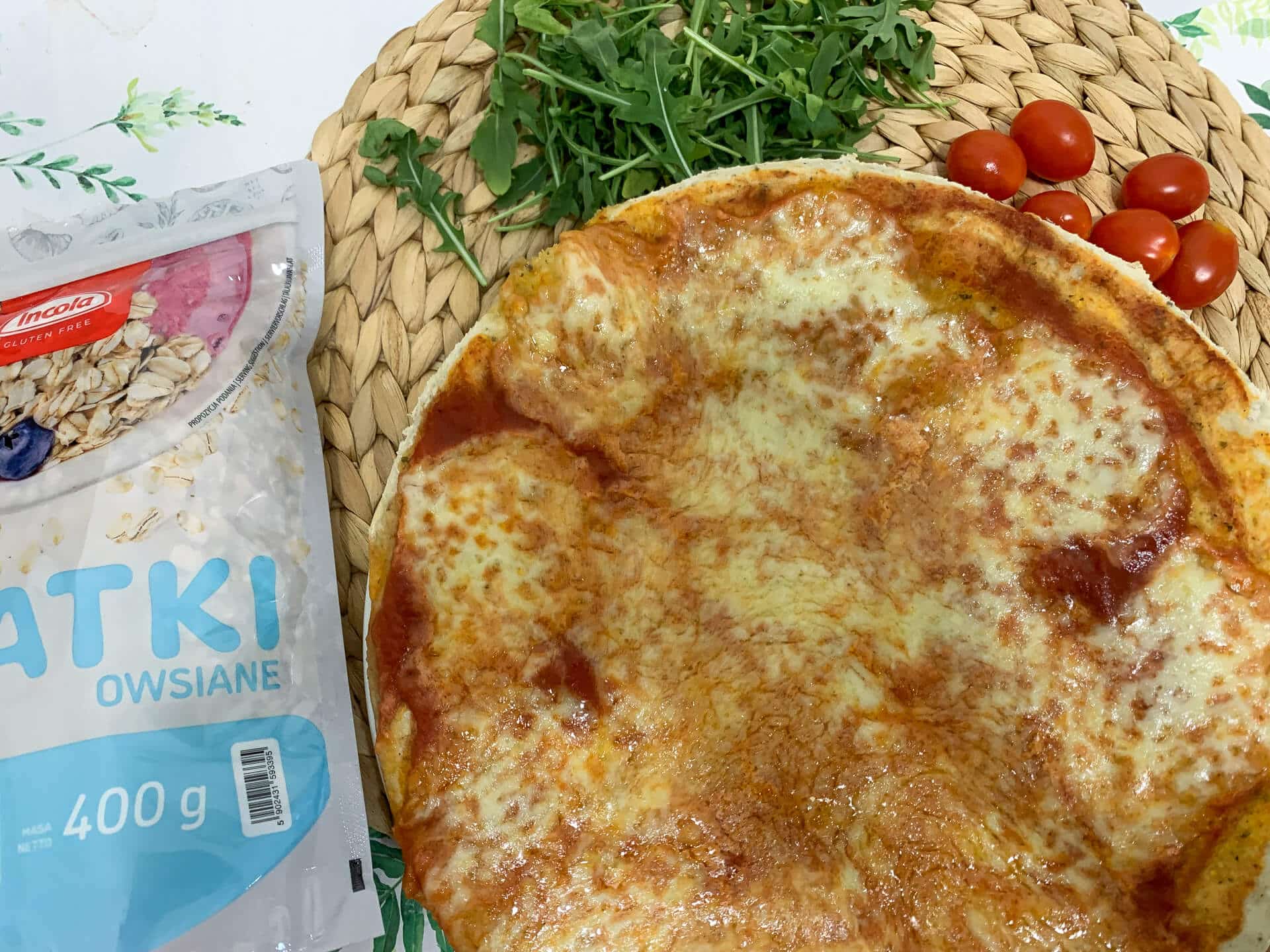 Pizza z płatków owsianych - Pizza prosciutto crudo e rucola