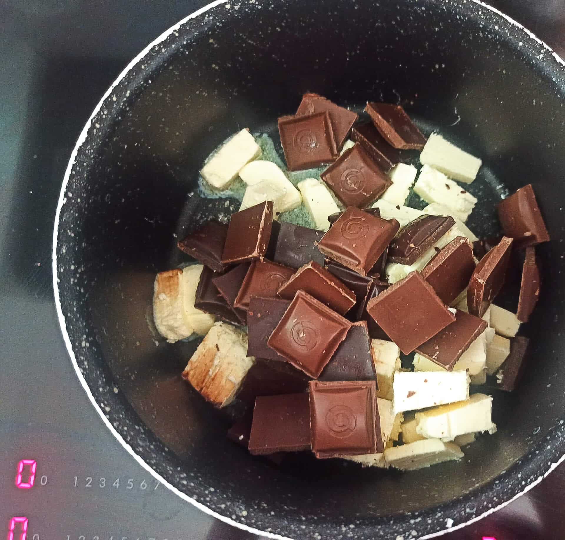 Sernikobrownie z truskawkami