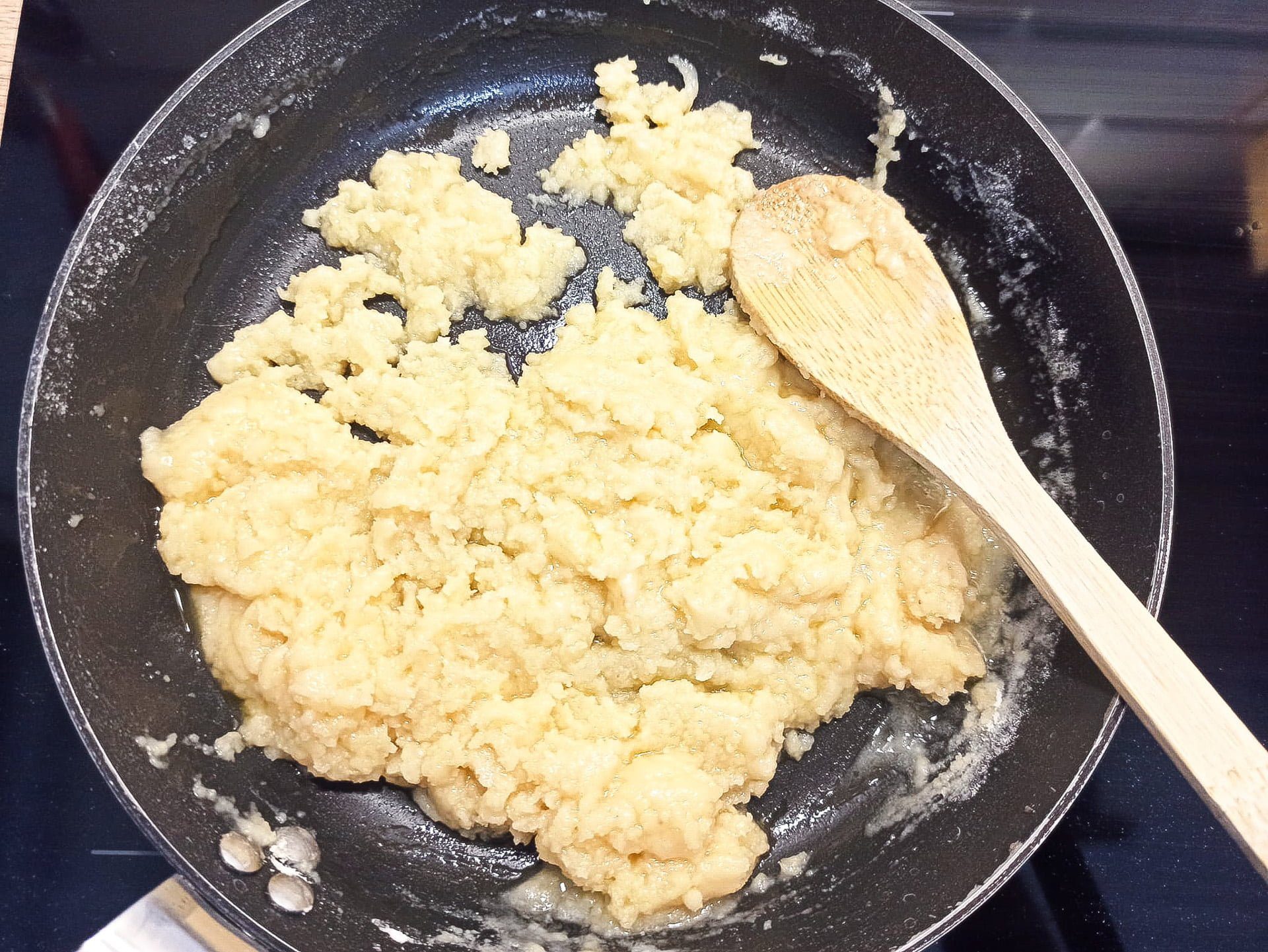 Ciasto ucierane z truskawkami