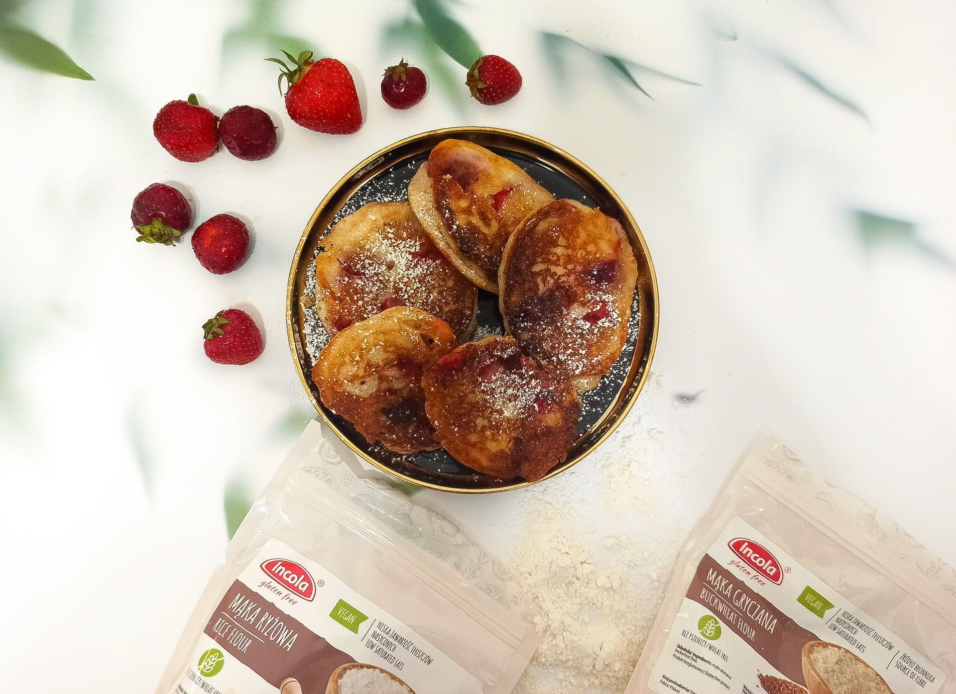 Bezglutenowe placuszki z truskawkami