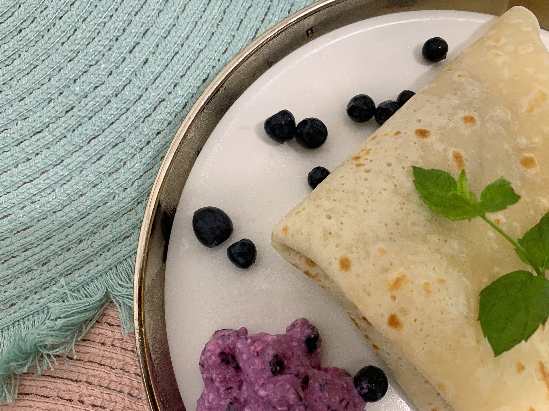 Naleśniki z jagodami