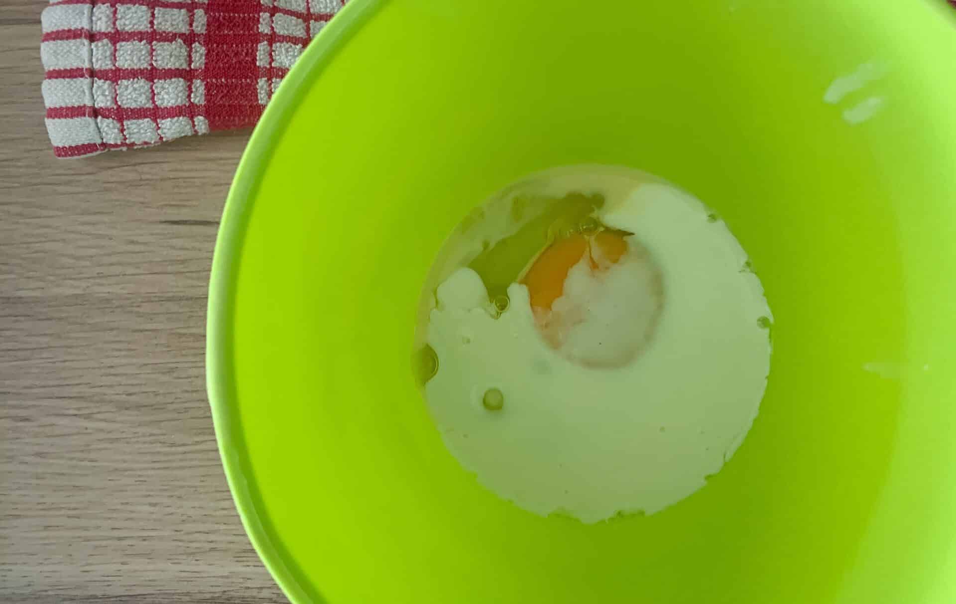 Keto śniadanie - tagliatelle naleśnikowe z owocami