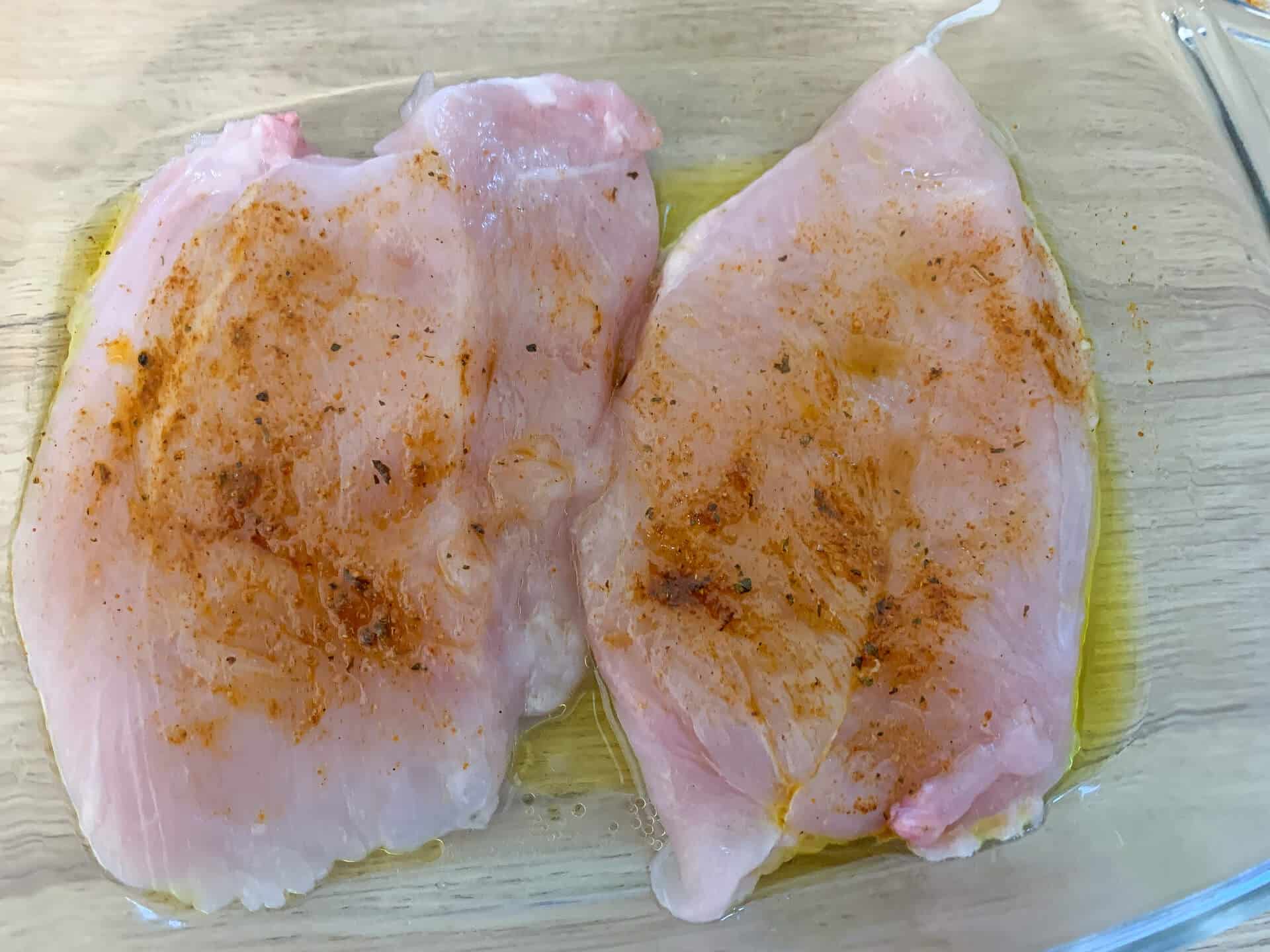 Keto kurczak zapiekany z warzywami i mozzarellą