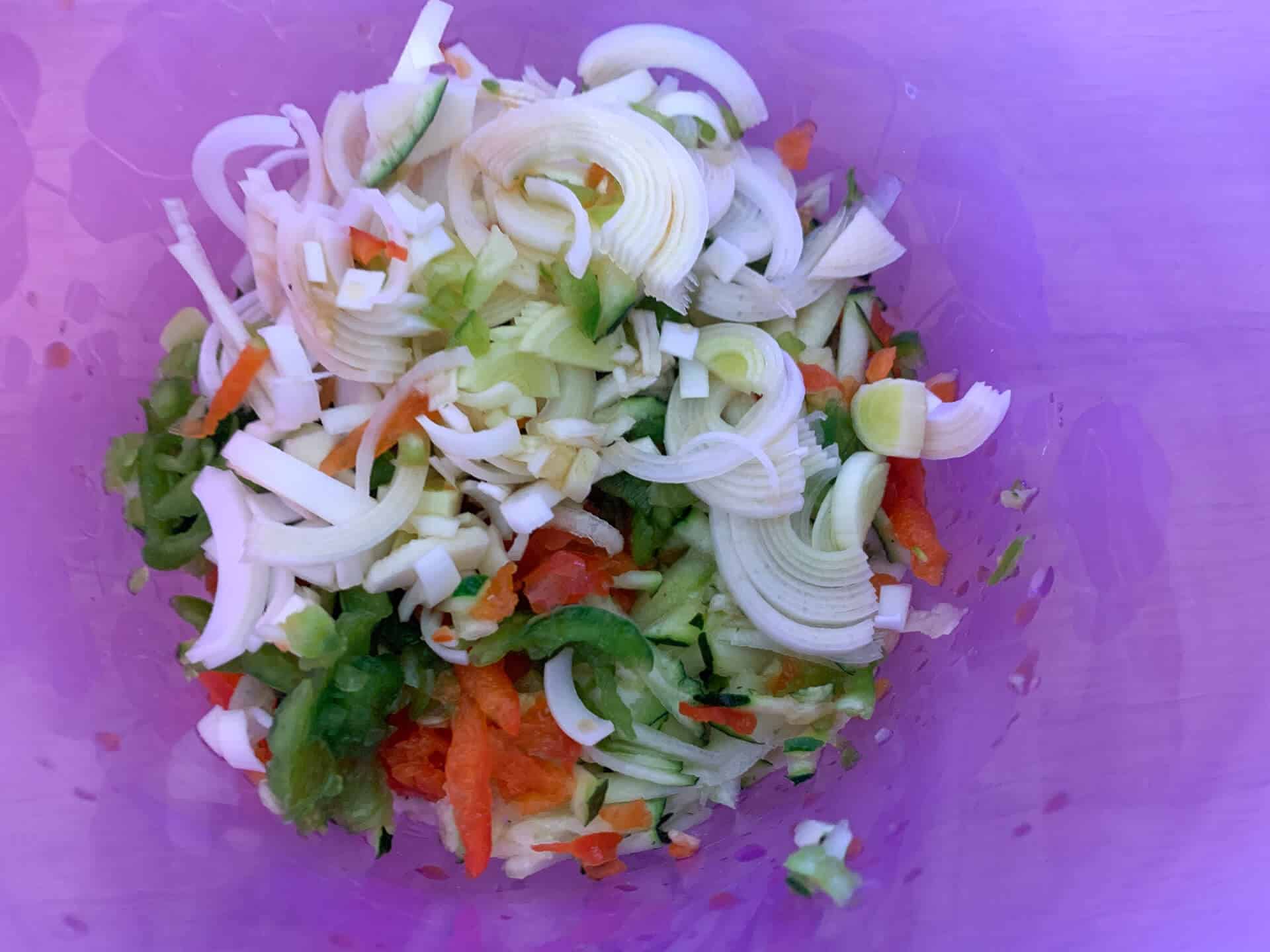 Keto kurczak zapiekany z warzywami i mozzarellą