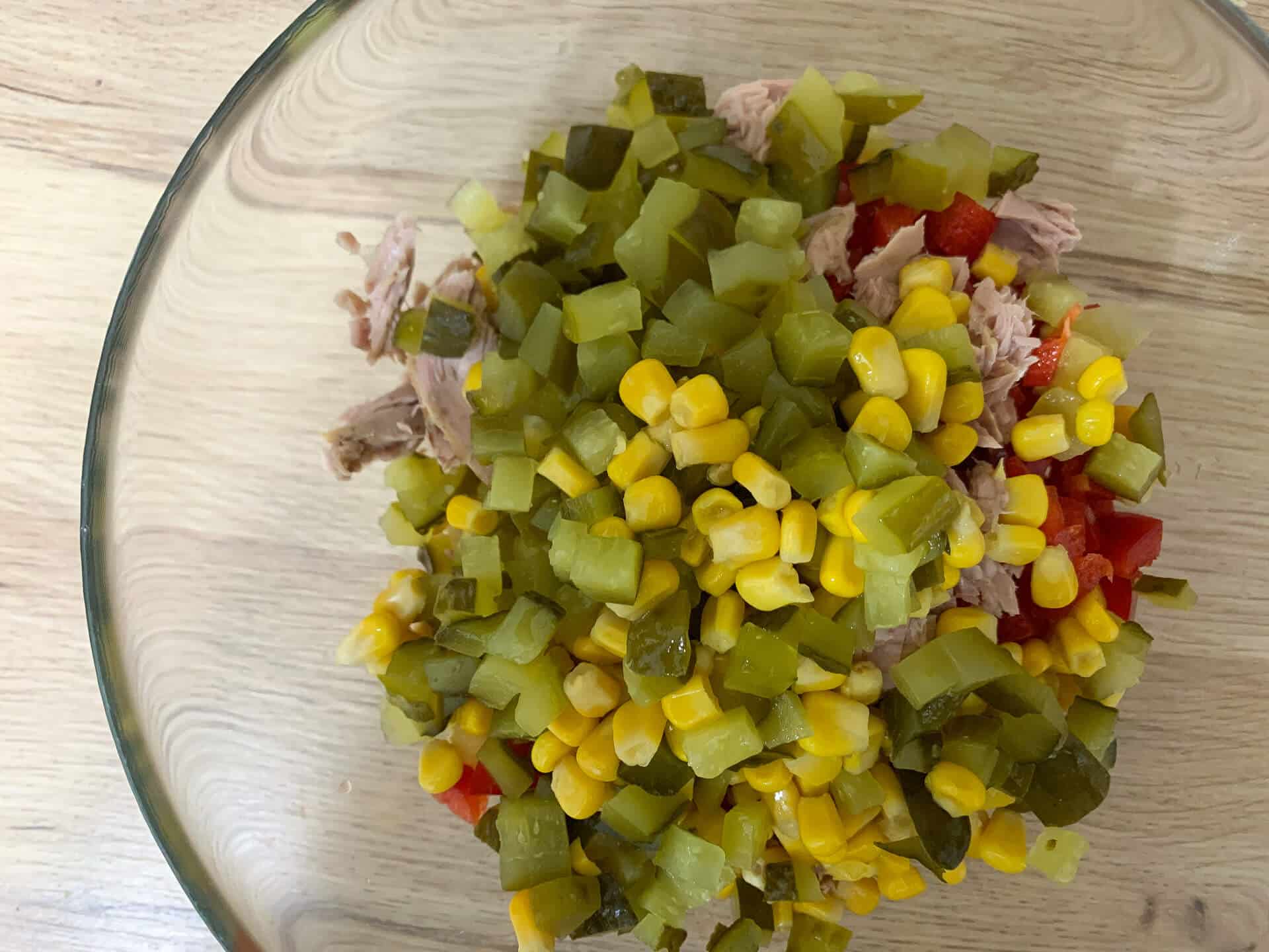 Sałatka z makaronem i tuńczykiem