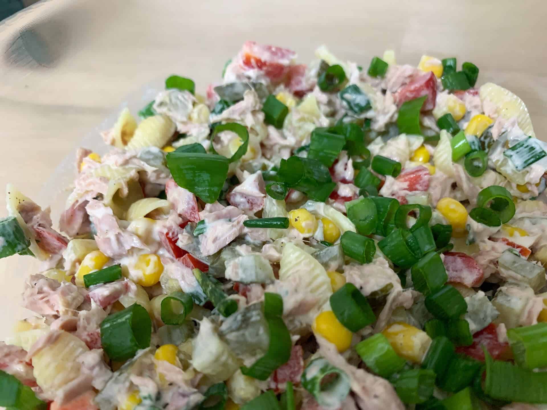 Sałatka z makaronem i tuńczykiem