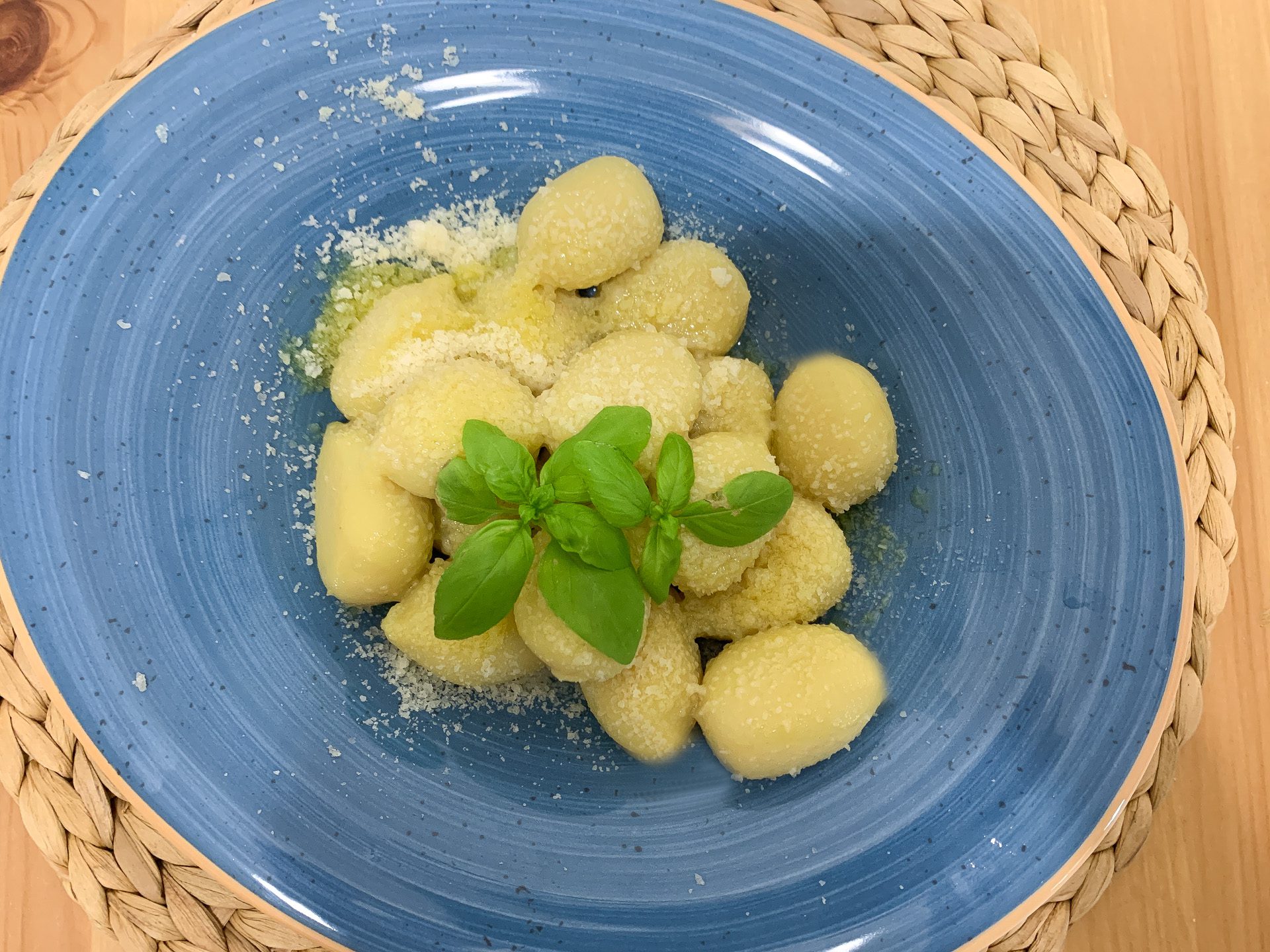 Gnocchi z nadzieniem z suszonych pomidorów i mozzarelli 1 Gnocchi z nadzieniem z suszonych pomidorów i mozzarelli