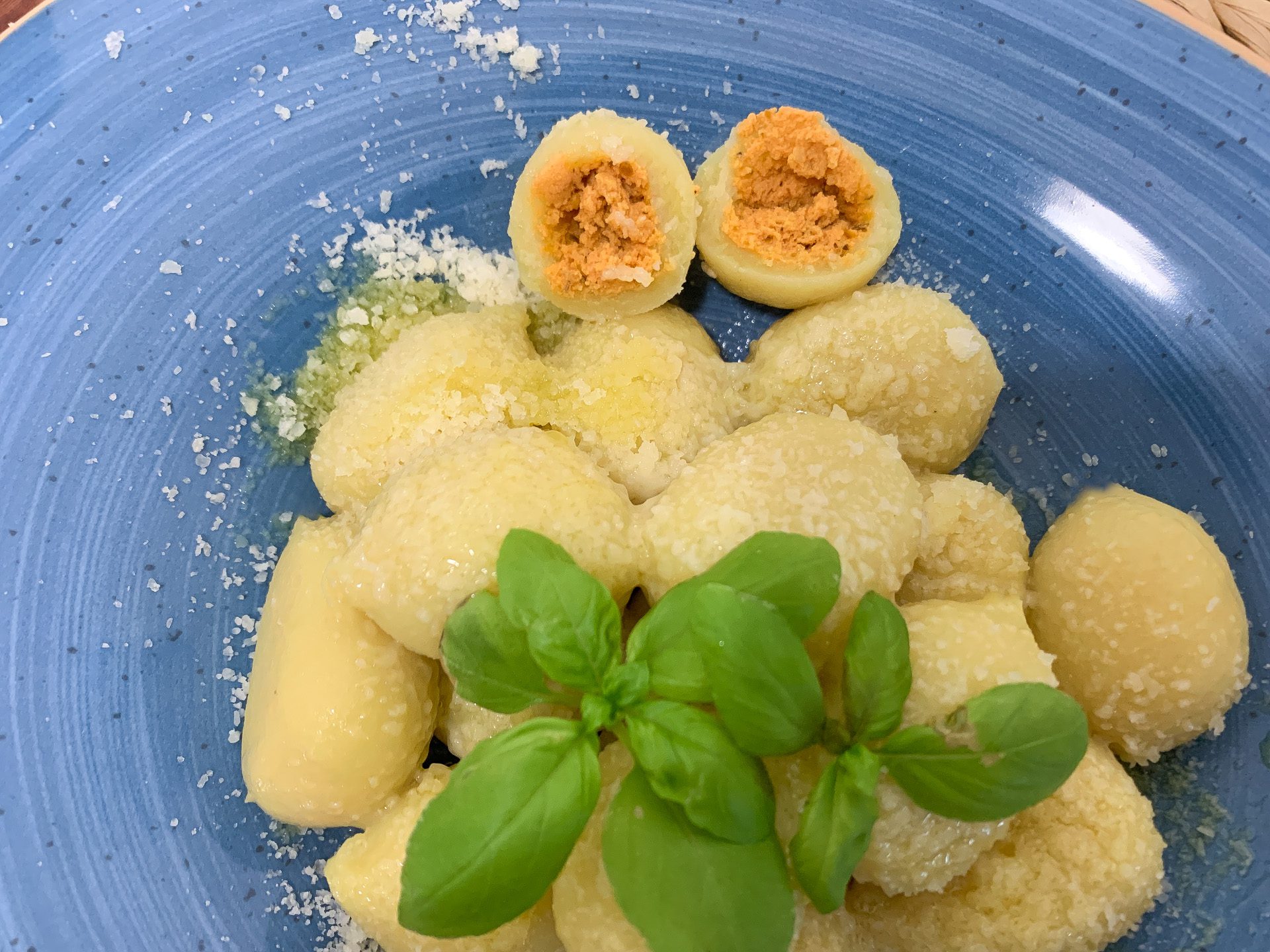Gnocchi z nadzieniem z suszonych pomidorów i mozzarelli 3 Gnocchi z nadzieniem z suszonych pomidorów i mozzarelli