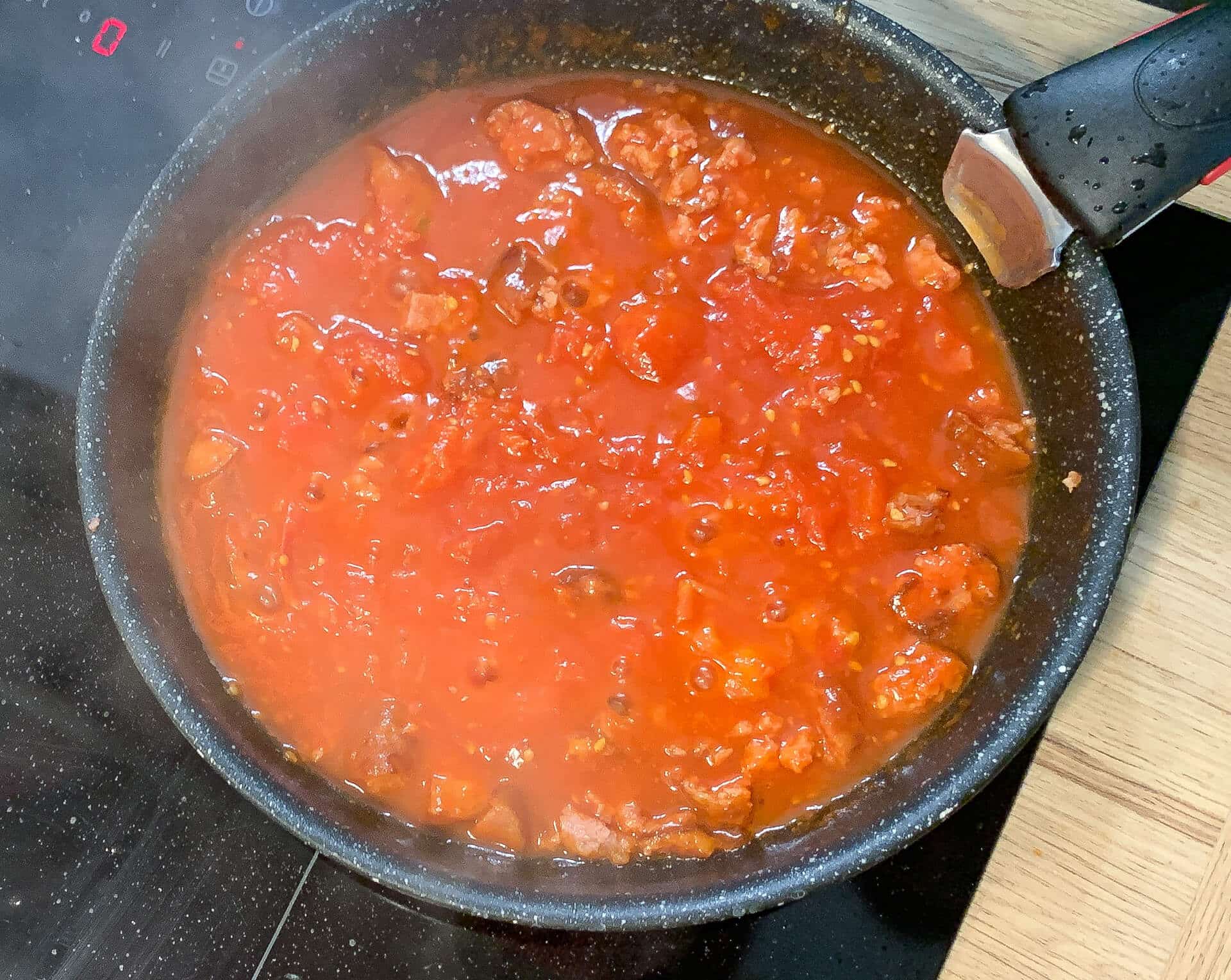 Szakszuka z kiełbasą