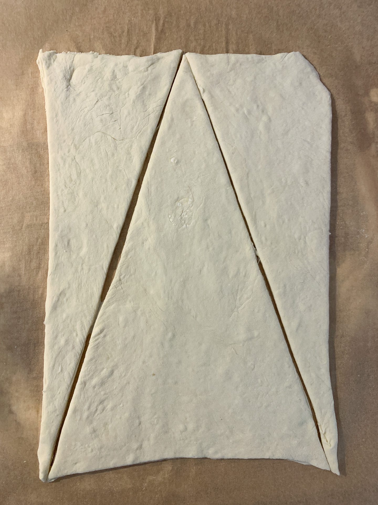 Bożonarodzeniowa pizza w kształcie choinki