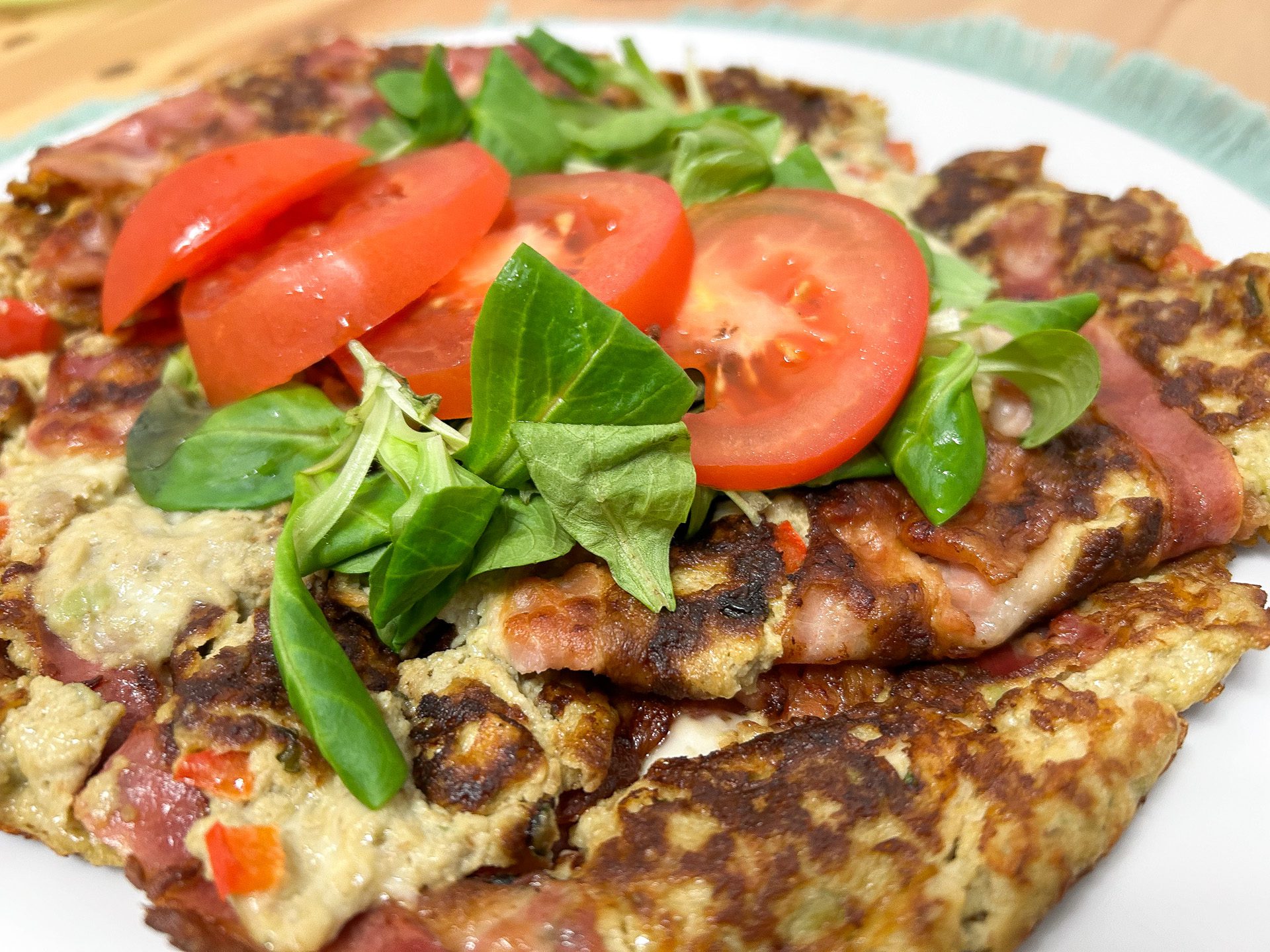 Keto omlet z guacamole