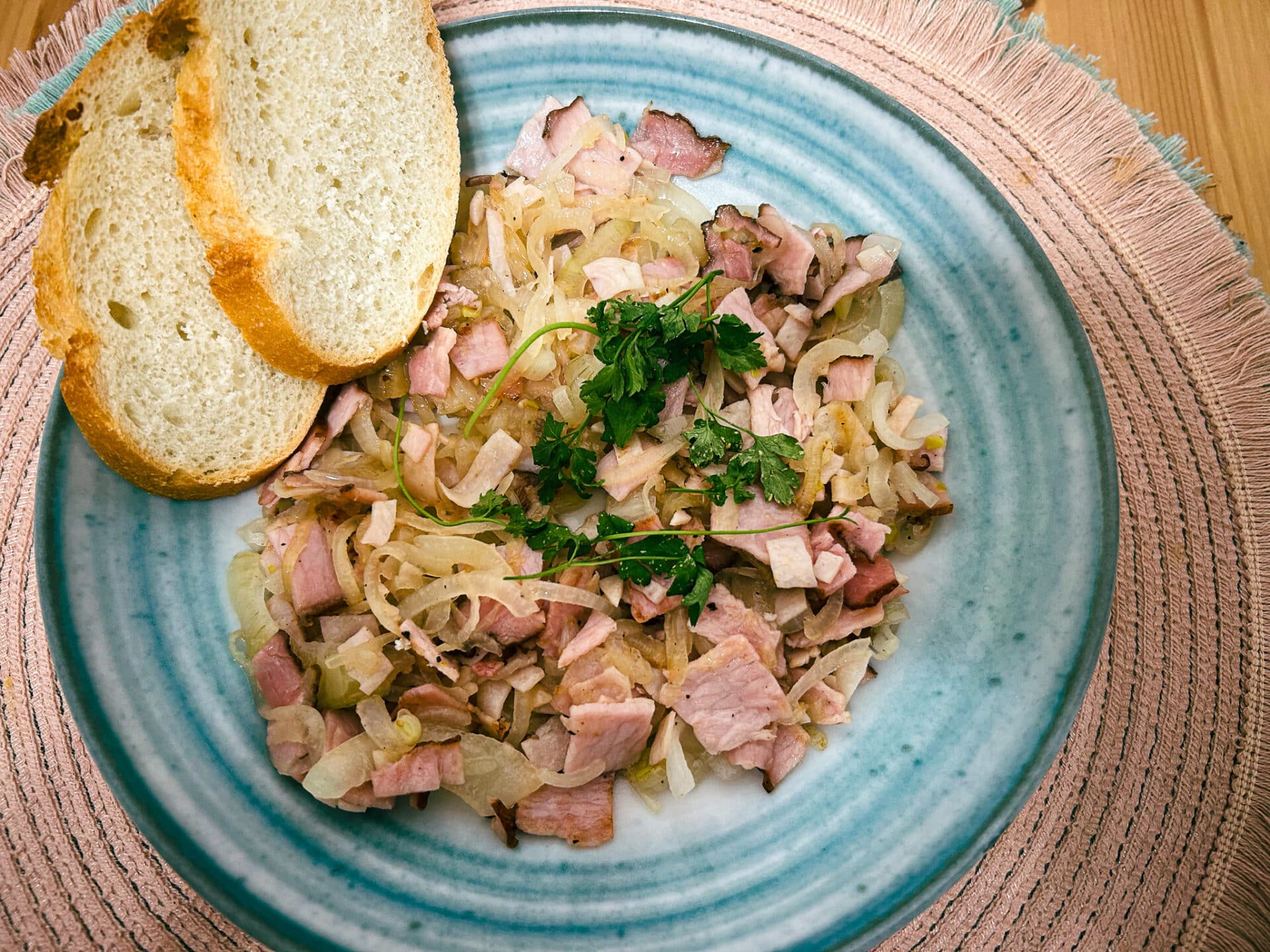 Duszona cebula z wędliną 3 Duszona cebula z wędliną