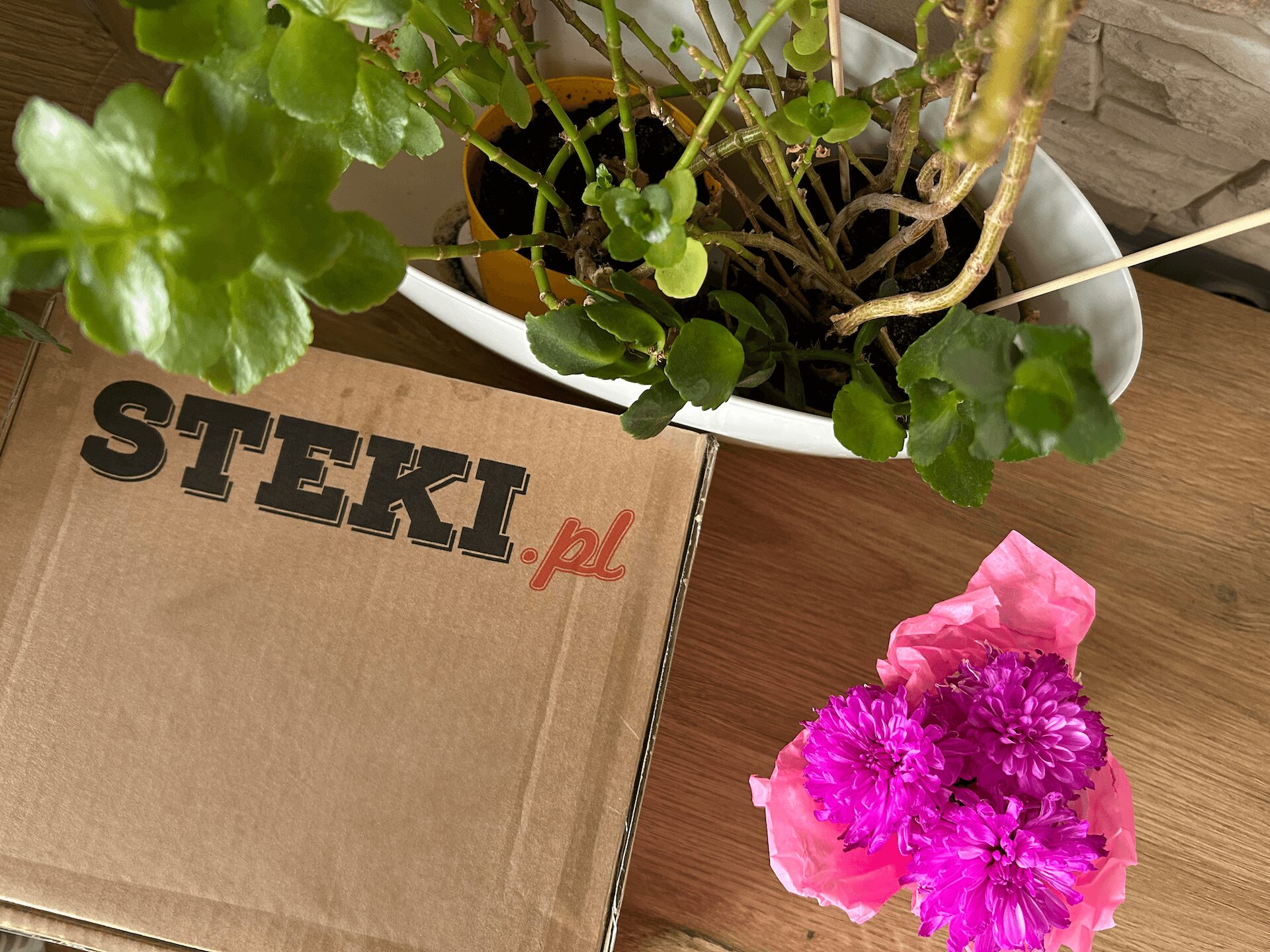 Rostbef czy antrykot? Przepis na dwa wyjątkowe steki 1 Pudełko z produktami ze steki.pl