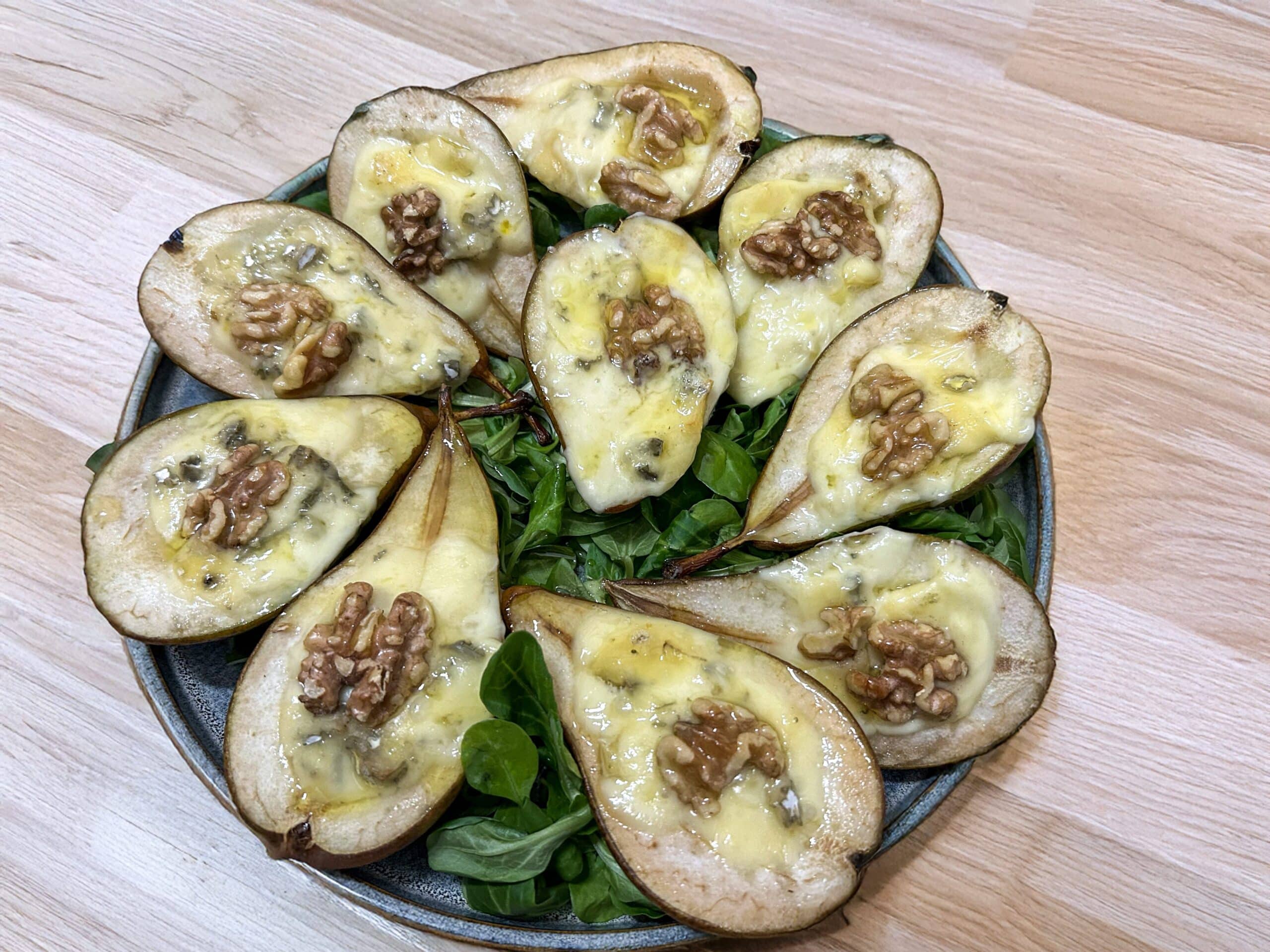 Gruszki pieczone z gorgonzolą i orzechami 1 Gruszki pieczone z gorgonzolą i orzechami