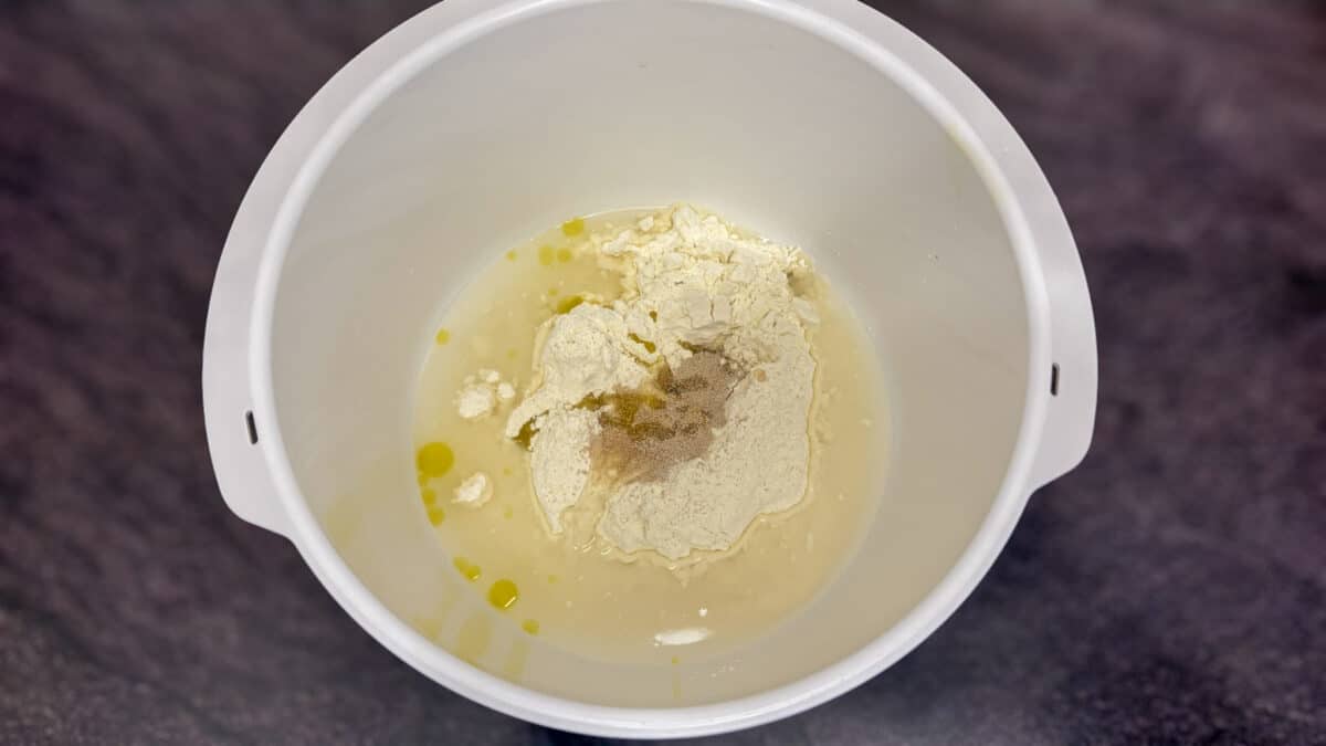 Puszyste chlebki pita - składniki